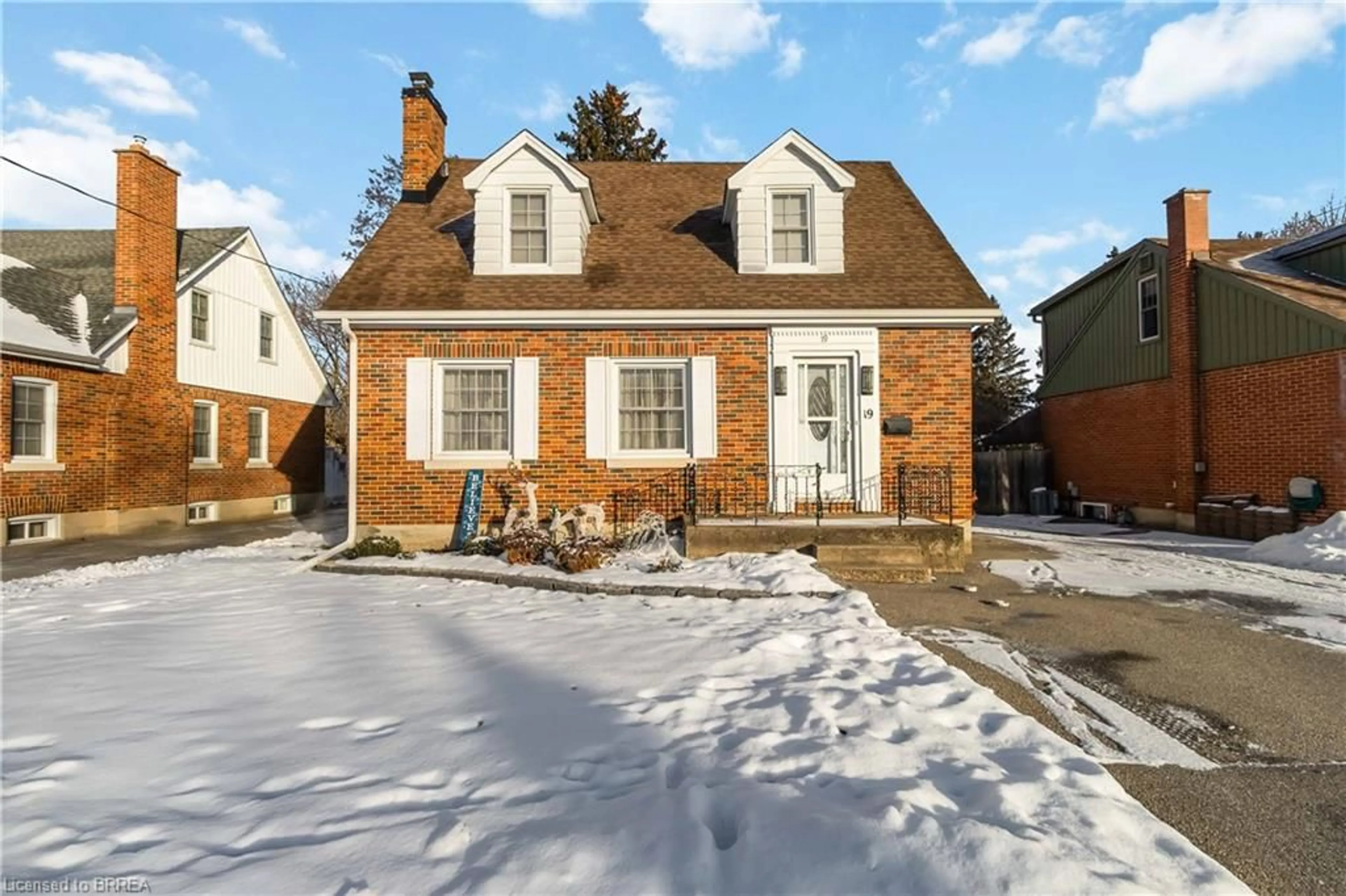 Home with brick exterior material, street for 19 Baldwin Ave, Brantford Ontario N3S 1H6