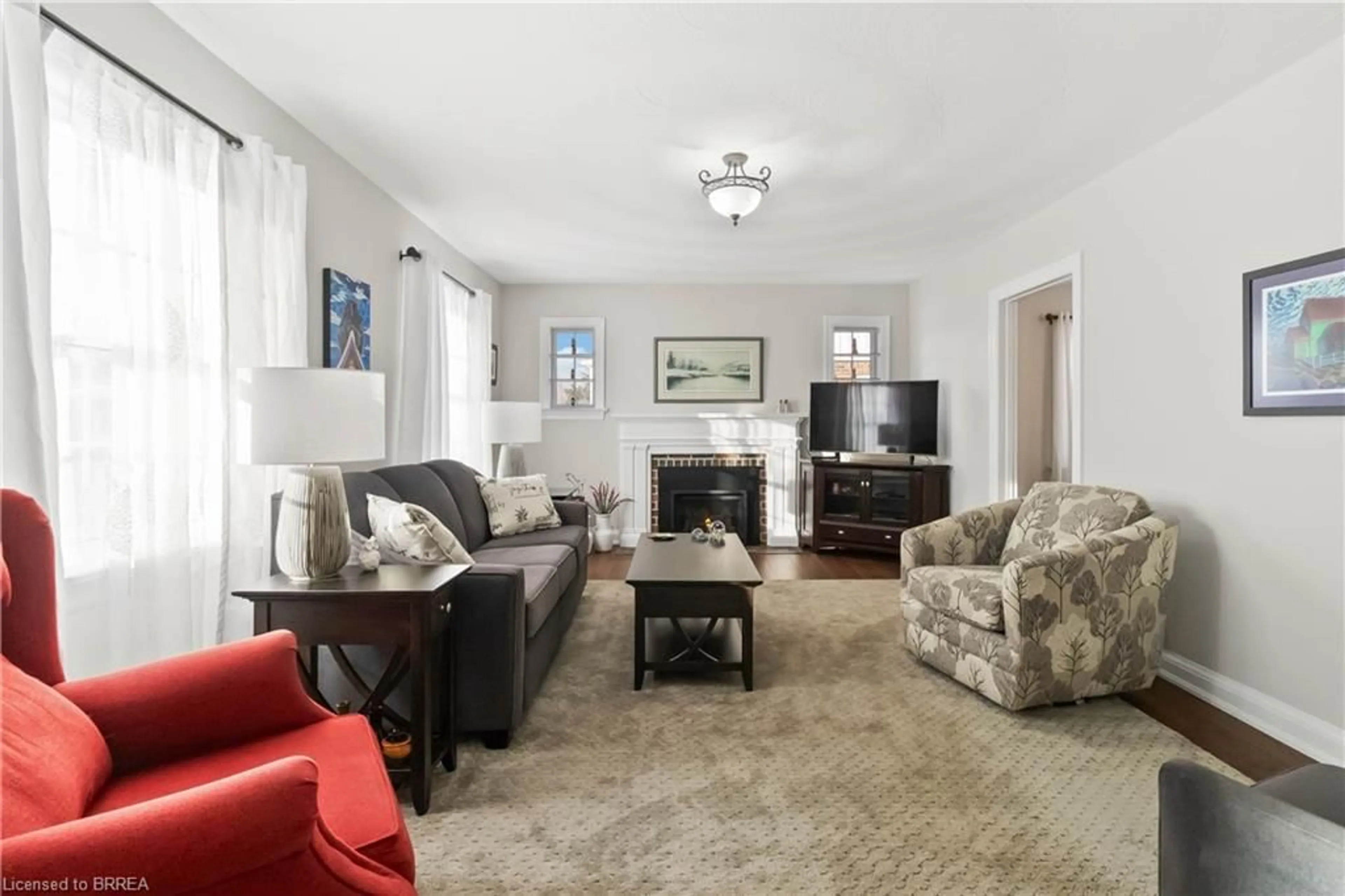 Living room with furniture, unknown for 19 Baldwin Ave, Brantford Ontario N3S 1H6