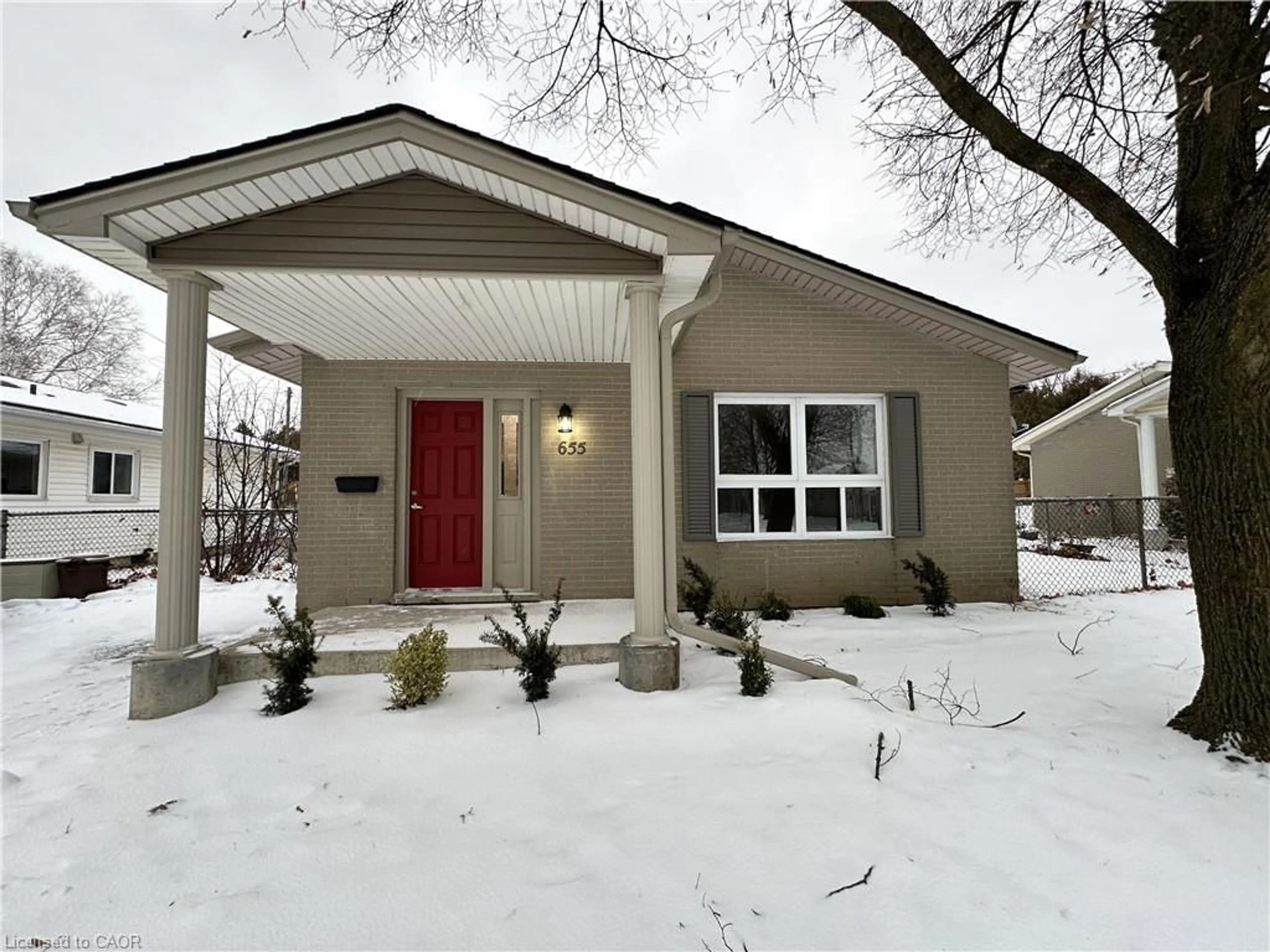 Home with vinyl exterior material, street for 655 Gibralter St, Delhi Ontario N4B 2H6