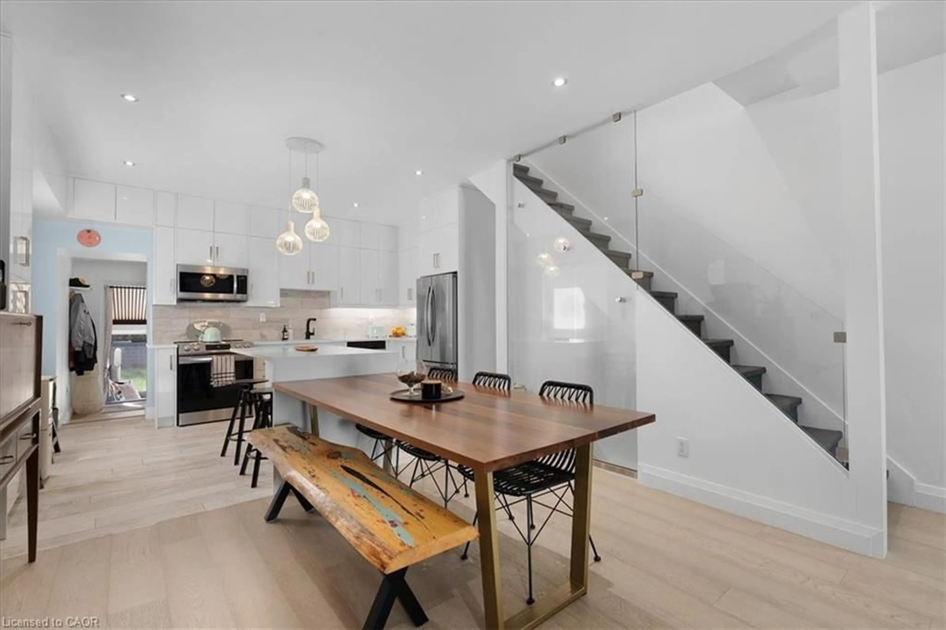 Unknown for 575 Mary St, Hamilton Ontario L8L 4X8