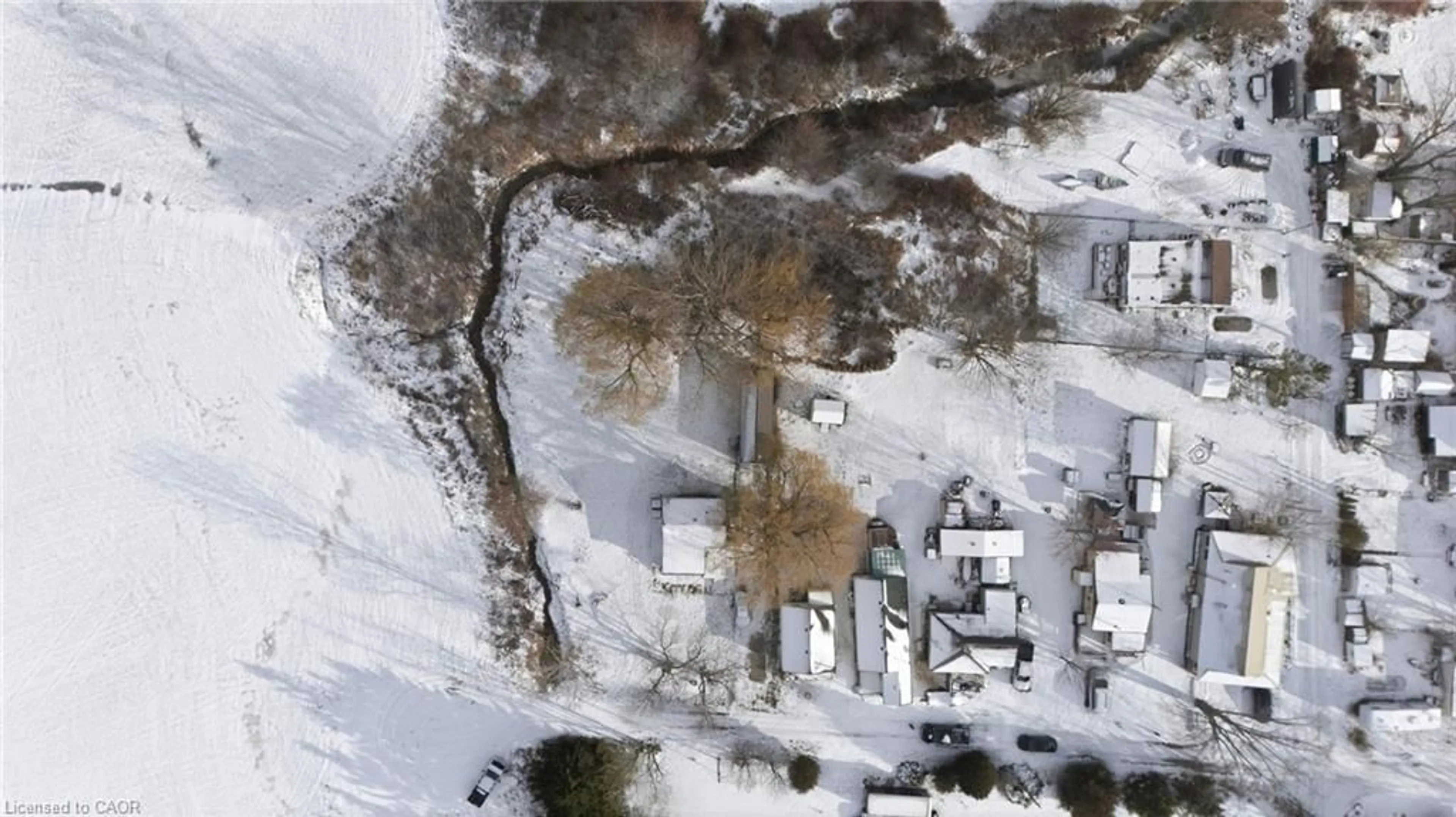 A pic from outside/outdoor area/front of a property/back of a property/a pic from drone, street for 16 Birch Lane, Selkirk Ontario N0A 1P0