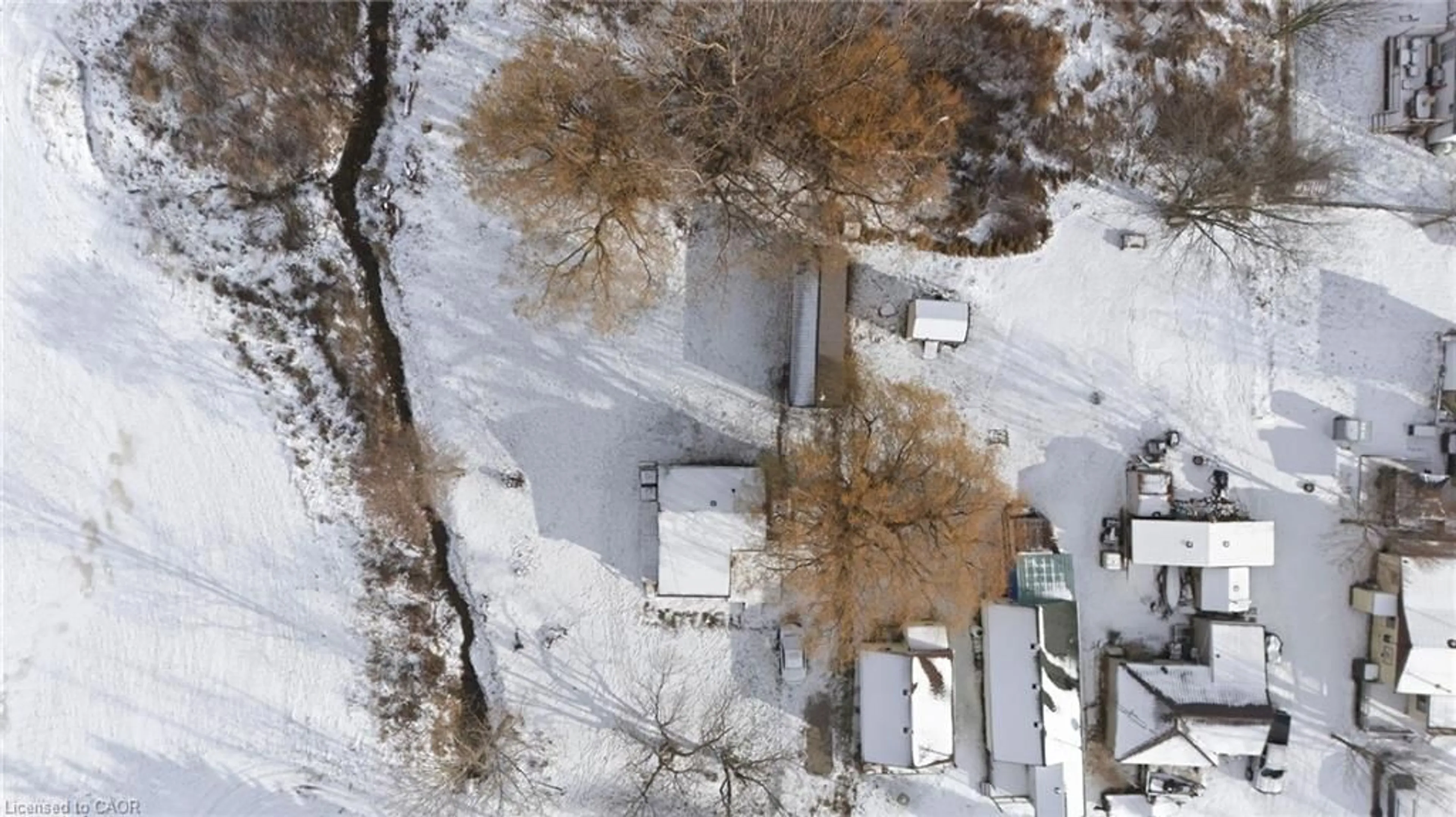 A pic from outside/outdoor area/front of a property/back of a property/a pic from drone, street for 16 Birch Lane, Selkirk Ontario N0A 1P0