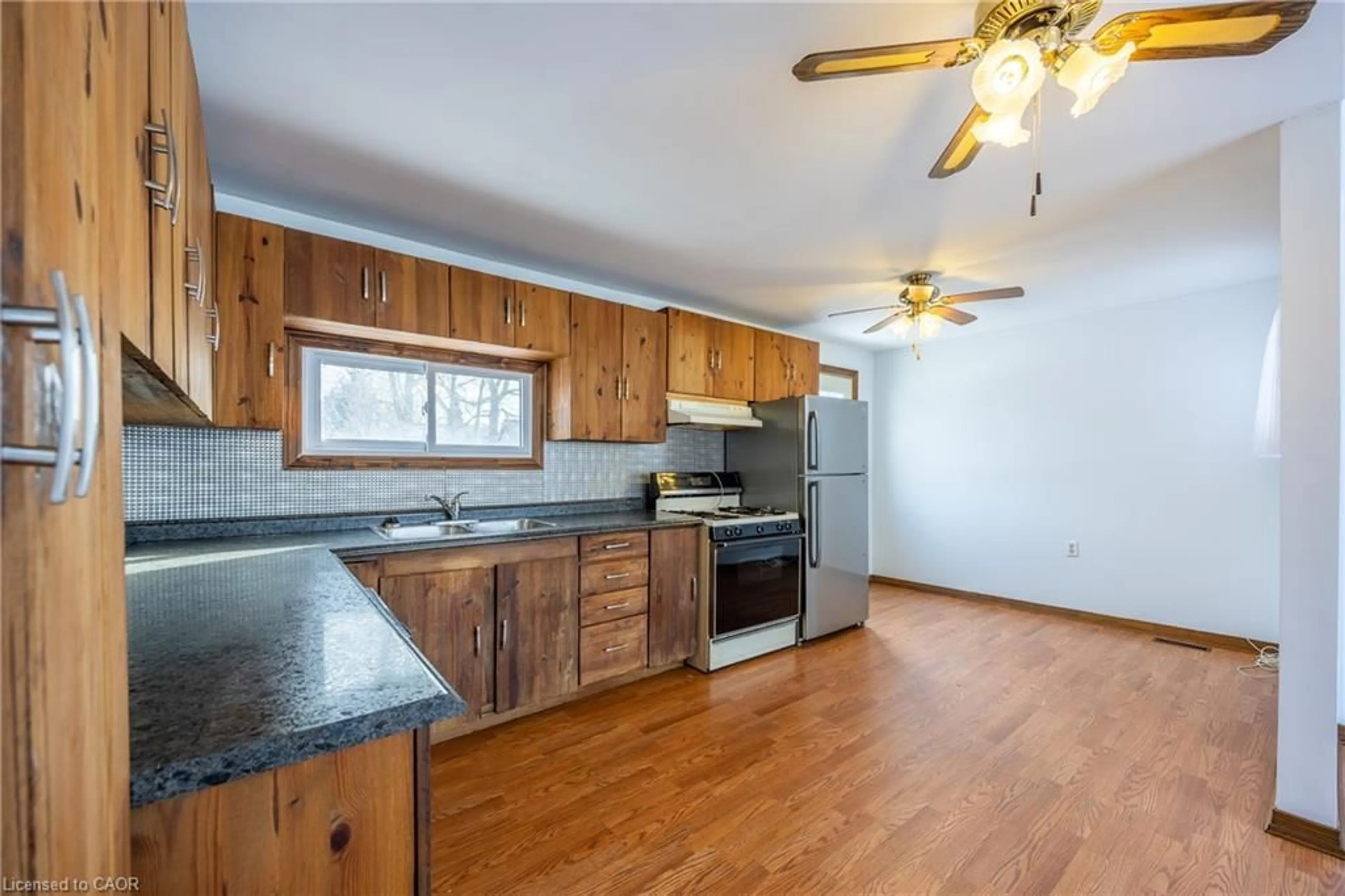 Standard kitchen, wood/laminate floor for 110 Nelson St, Port Dover Ontario N0A 1N0