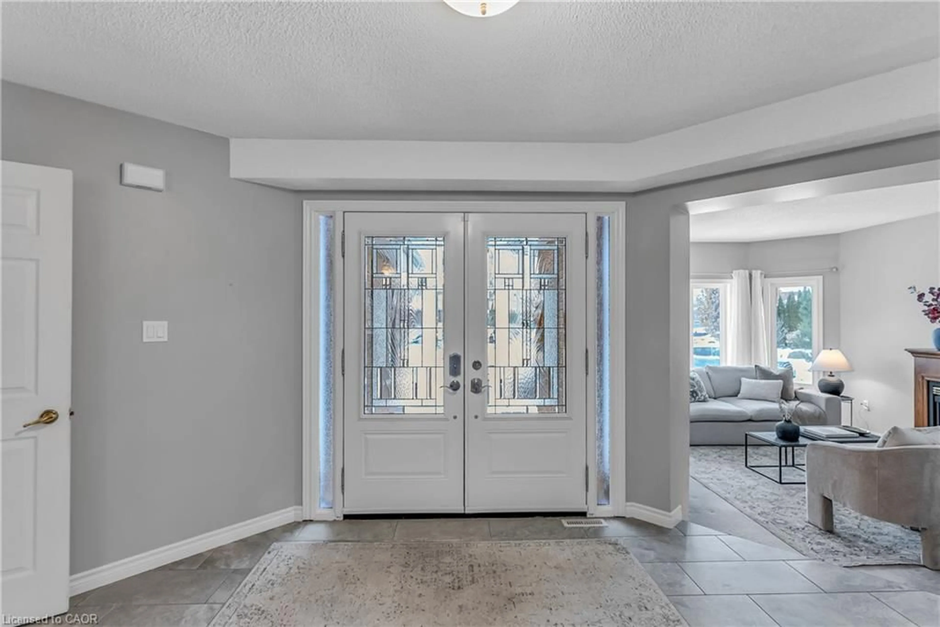 Indoor entryway for 72 Hilborn Ave, Cambridge Ontario N1T 1M8