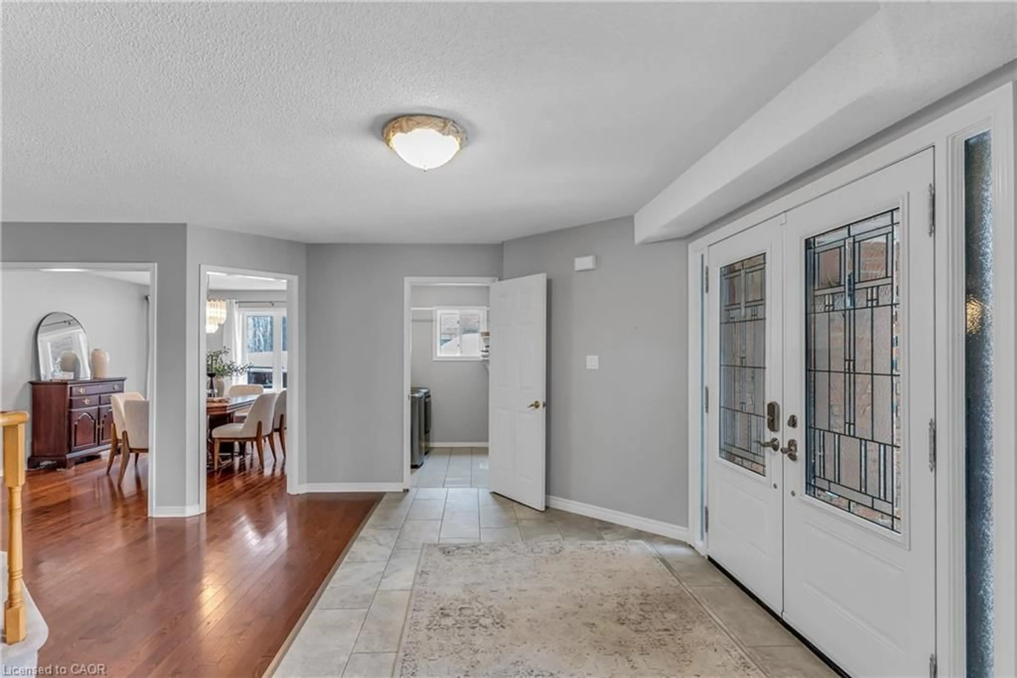 Indoor entryway for 72 Hilborn Ave, Cambridge Ontario N1T 1M8
