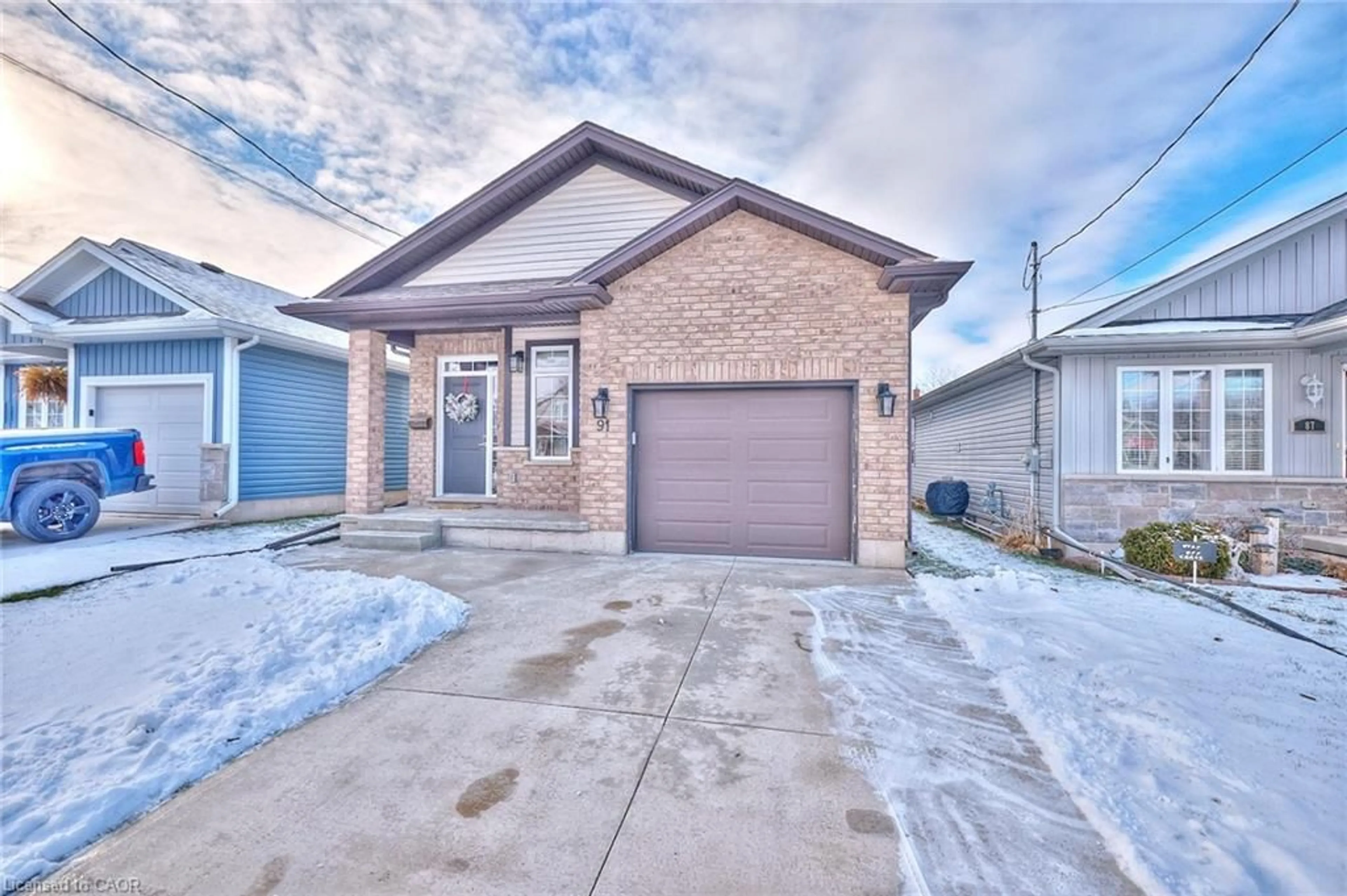 Home with brick exterior material, street for 91 Scholfield Ave, Welland Ontario L3B 1N4