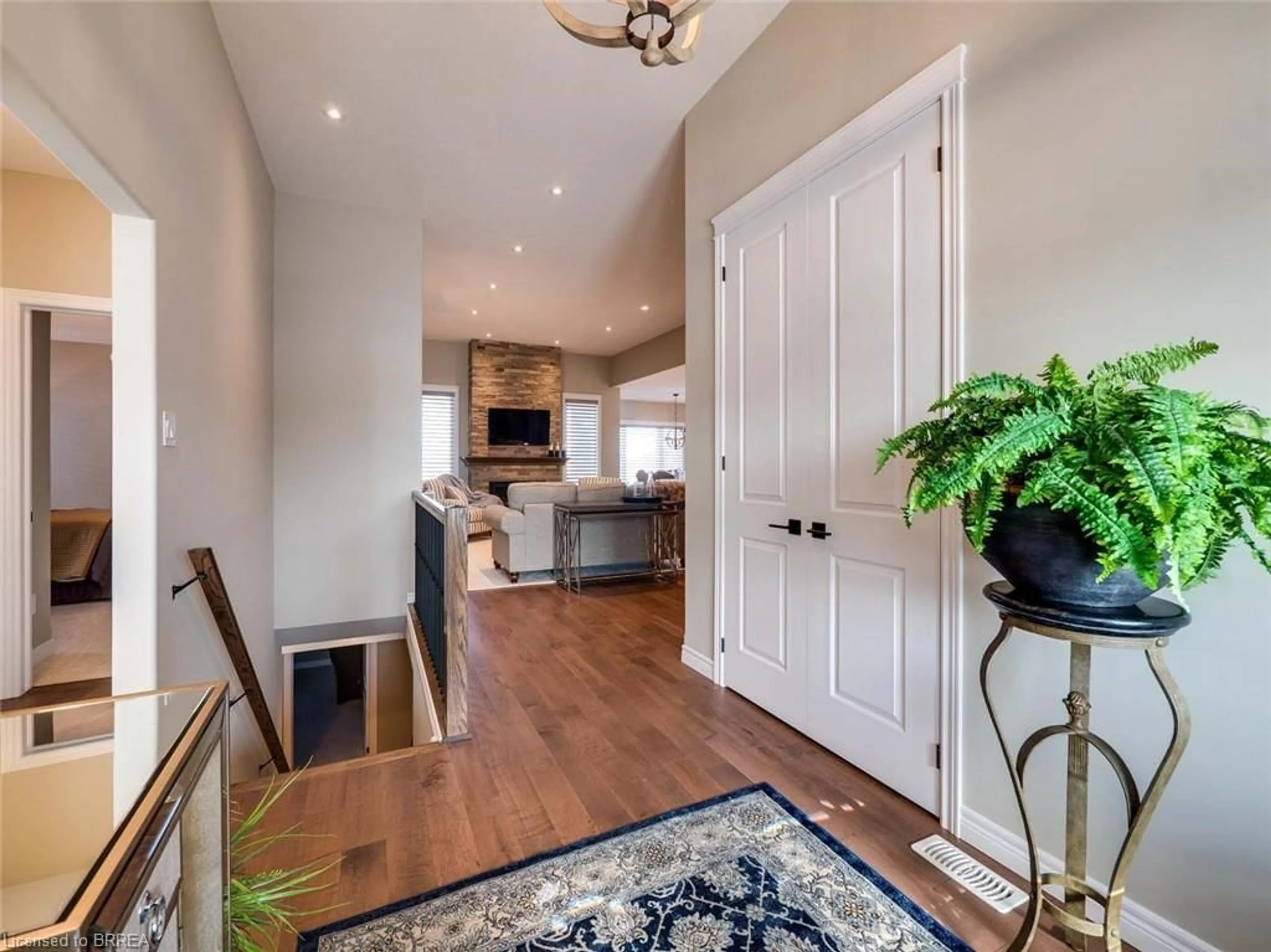 Indoor entryway for 32 Patten Dr, St. George Ontario N0E 1N0