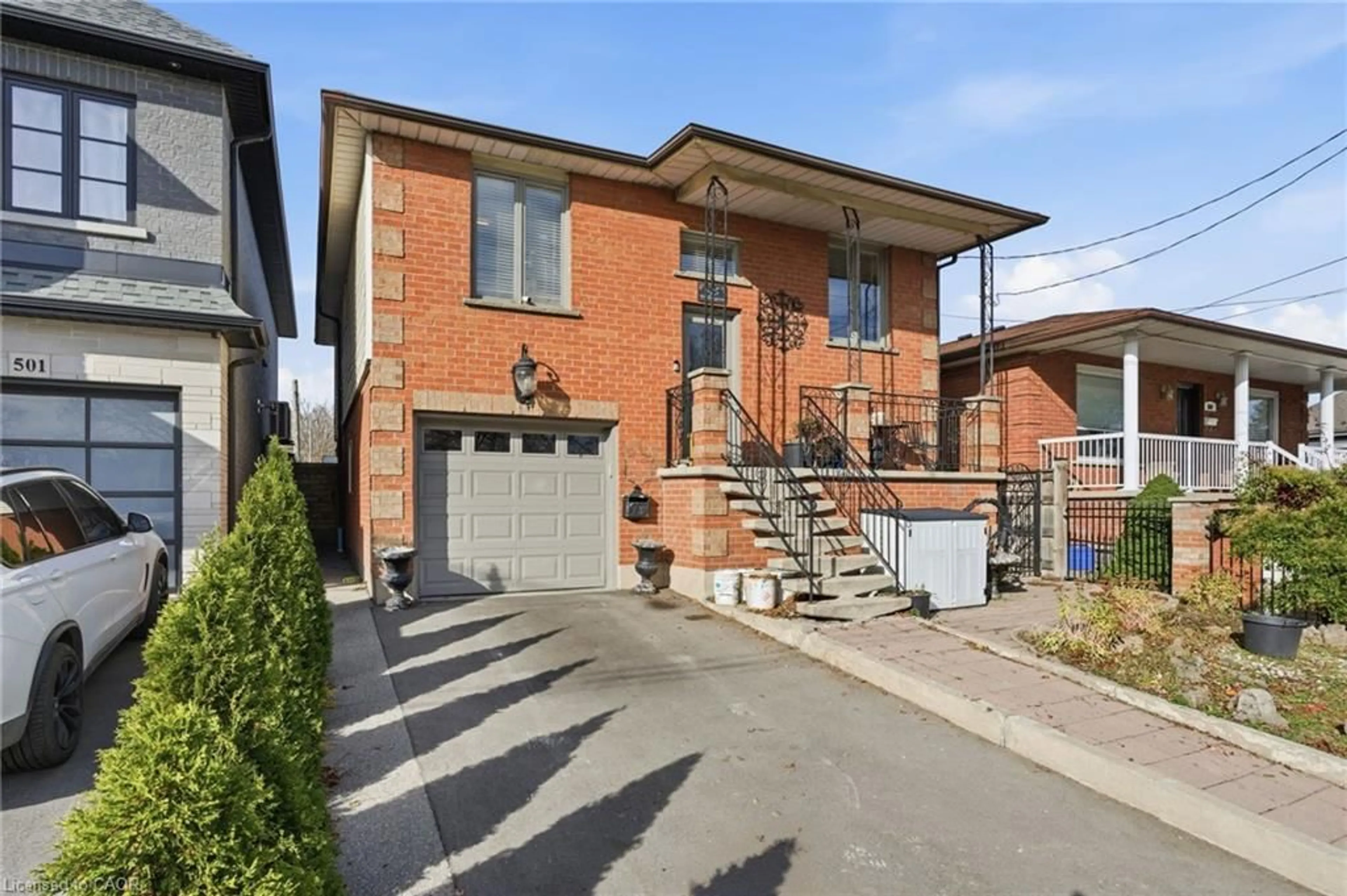 Home with brick exterior material, street for 505 Wellington St, Hamilton Ontario L8L 5B5