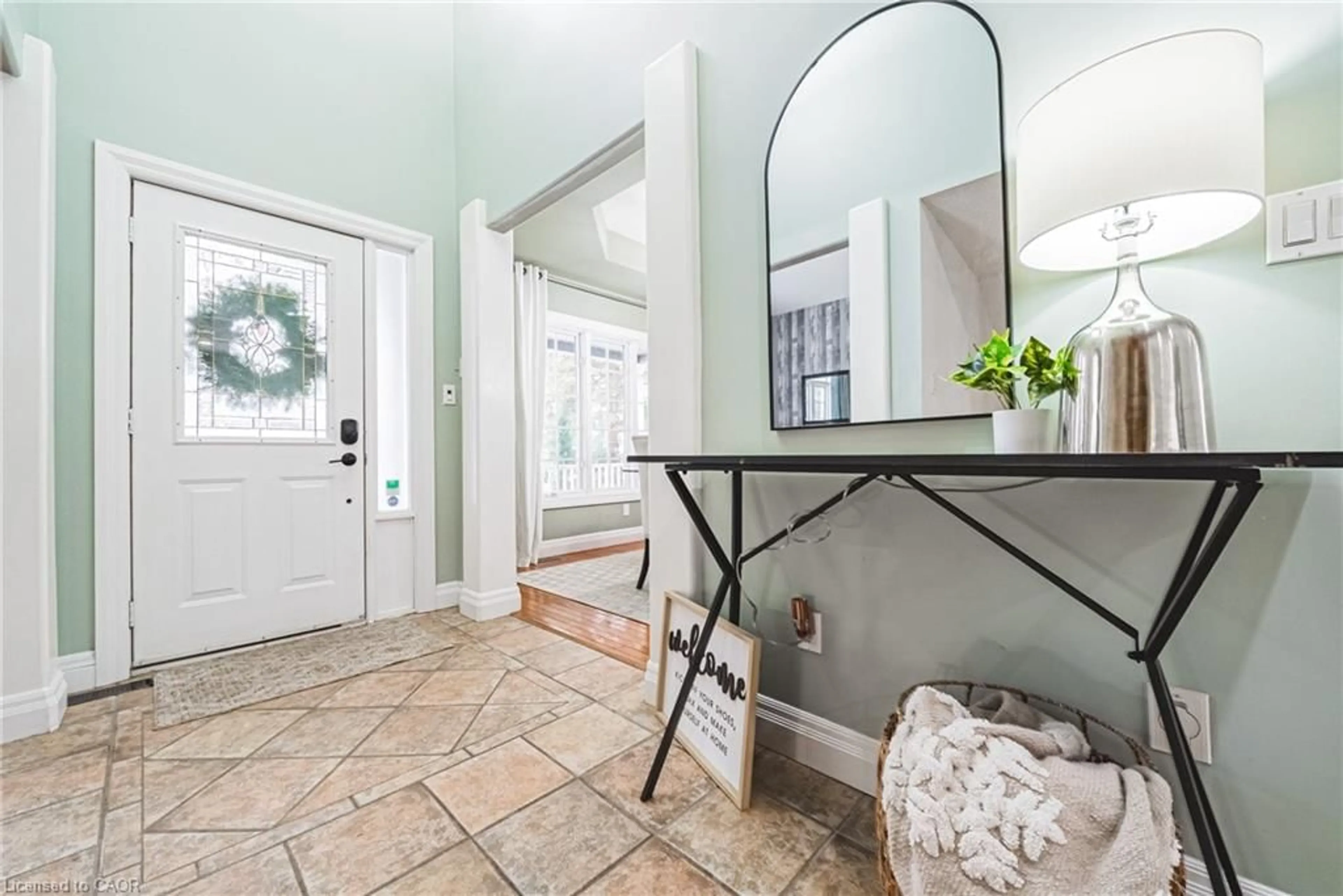 Indoor entryway for 18 Palomino Dr, Carlisle Ontario L0R 1H3
