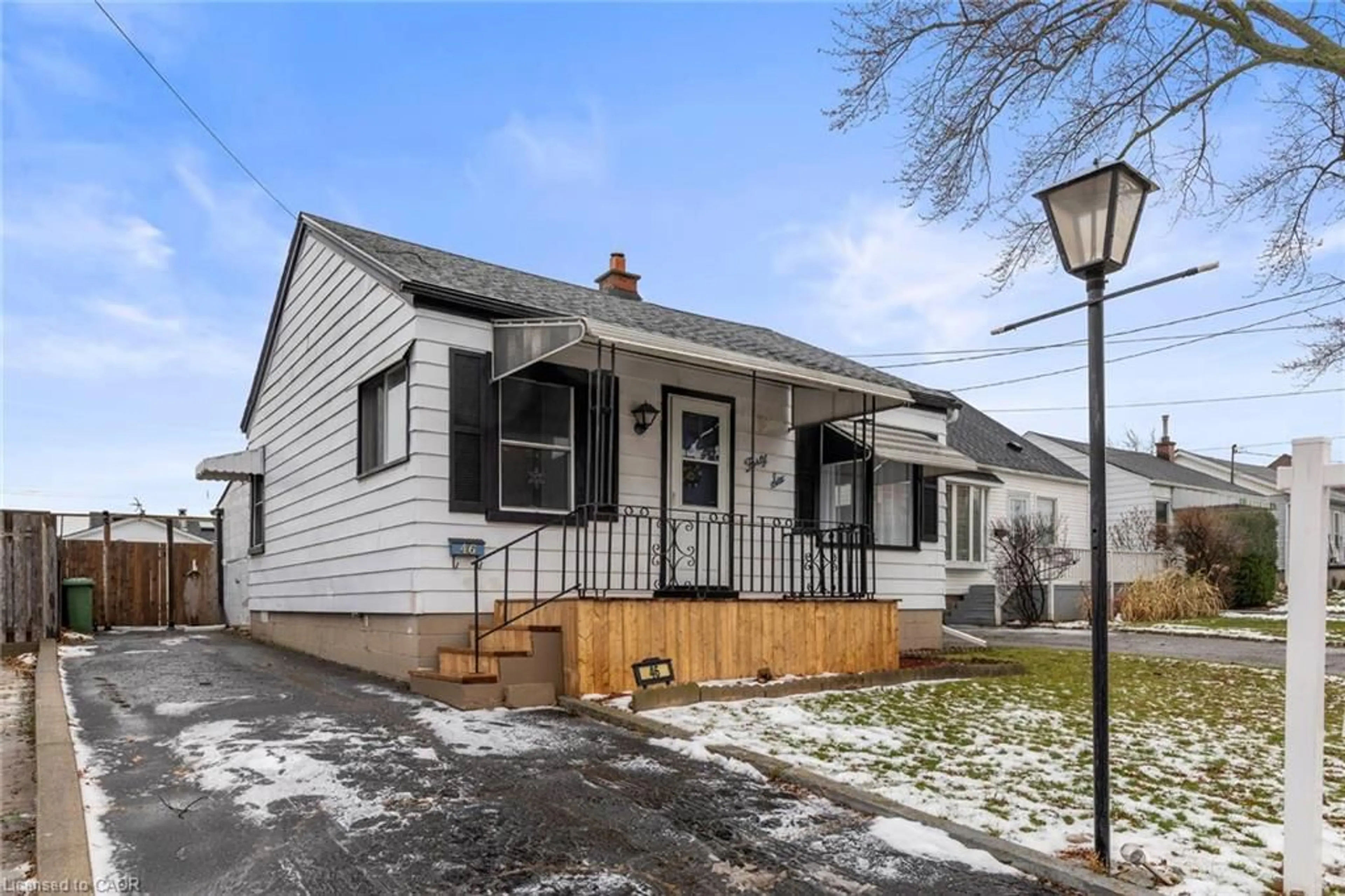 Home with vinyl exterior material, street for 46 Adeline Ave, Hamilton Ontario L8H 5T4