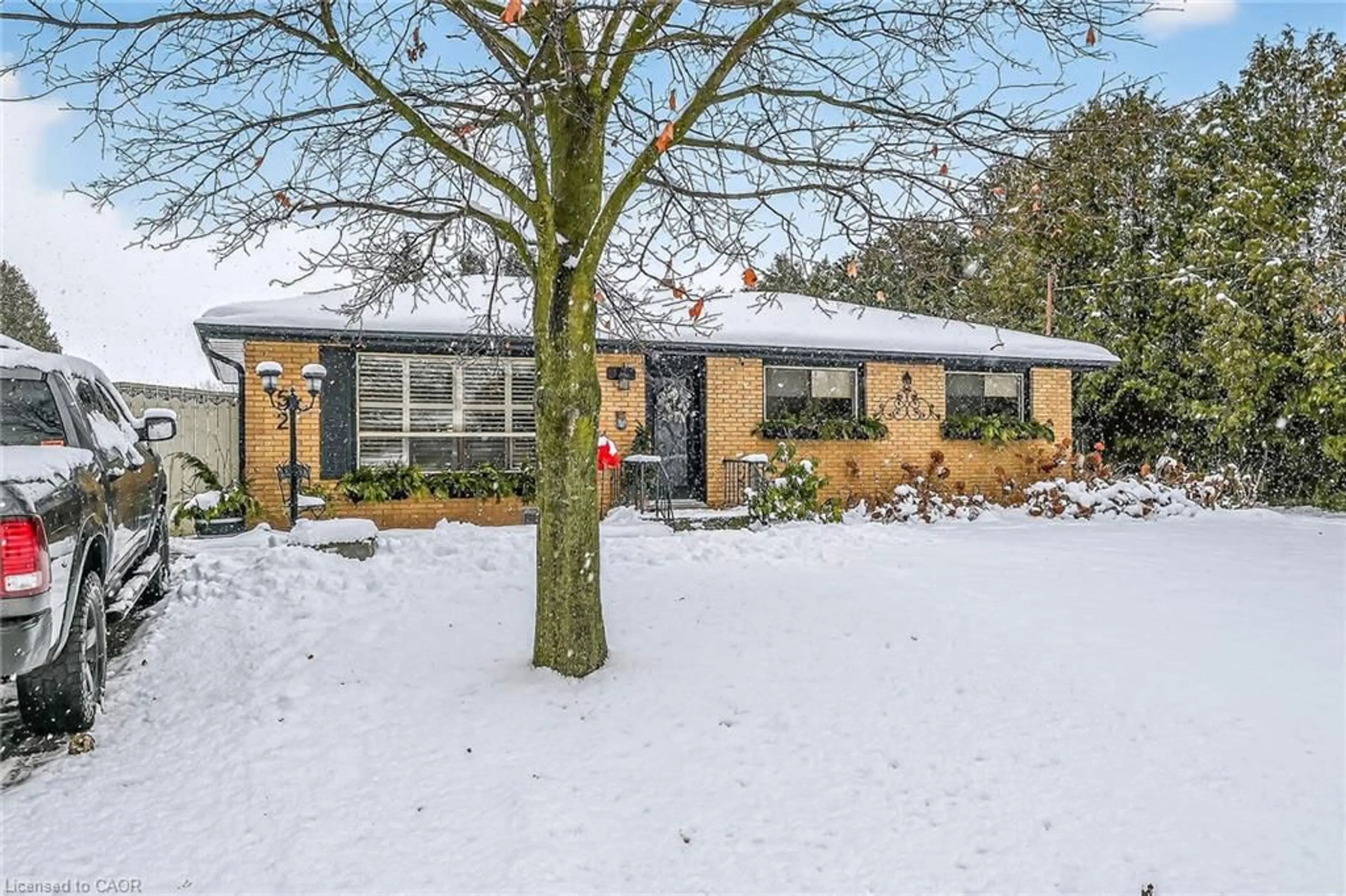 A pic from outside/outdoor area/front of a property/back of a property/a pic from drone, street for 52 Lorne Ave, Burford Ontario N0E 1A0