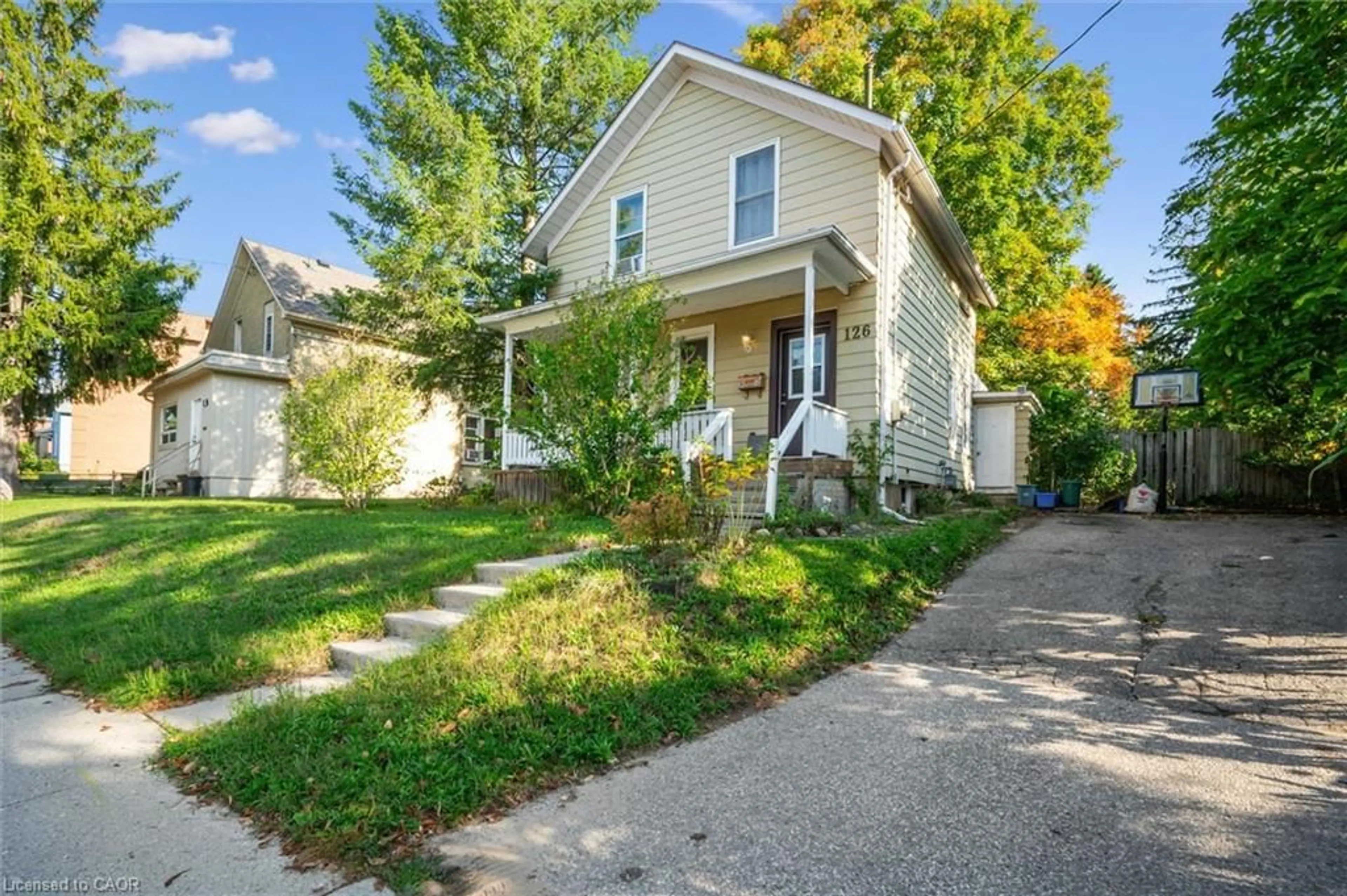 Unknown for 126 Waterloo St, Kitchener Ontario N2H 3V6