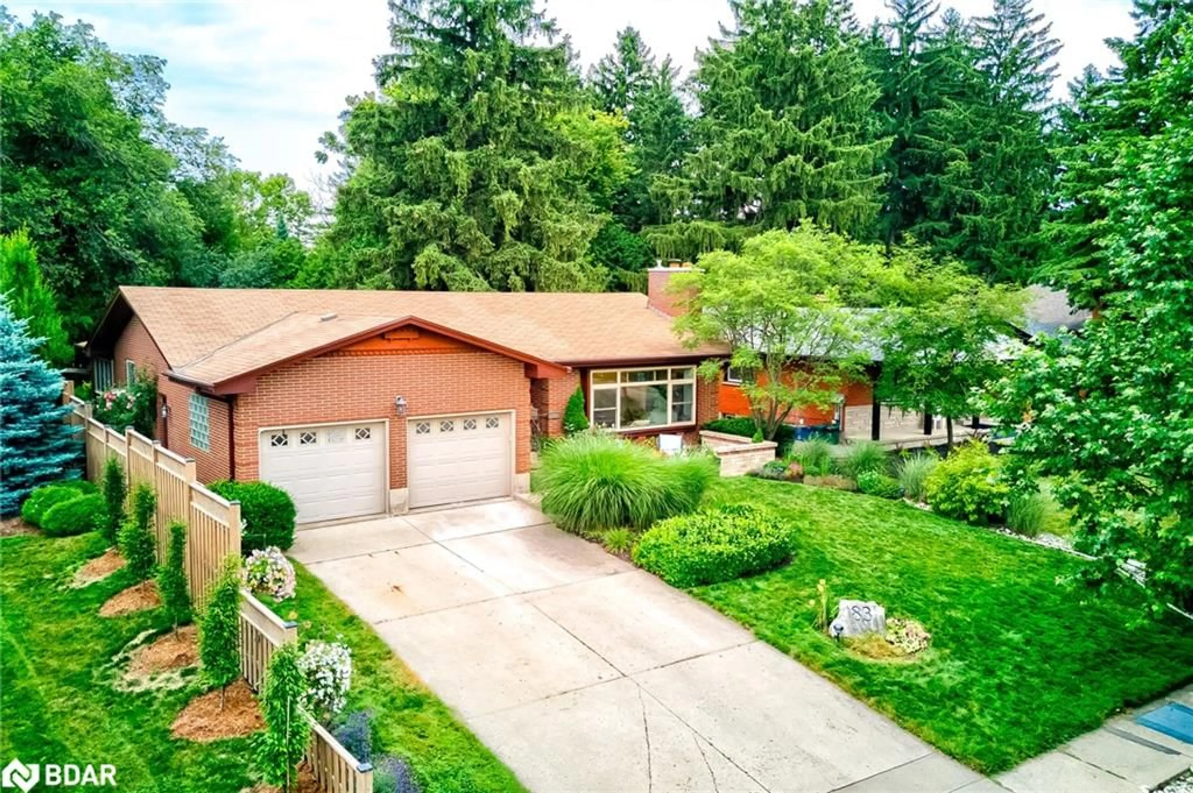 A pic from outside/outdoor area/front of a property/back of a property/a pic from drone, unknown for 83 Inwood Cres, Kitchener Ontario N2M 2L9