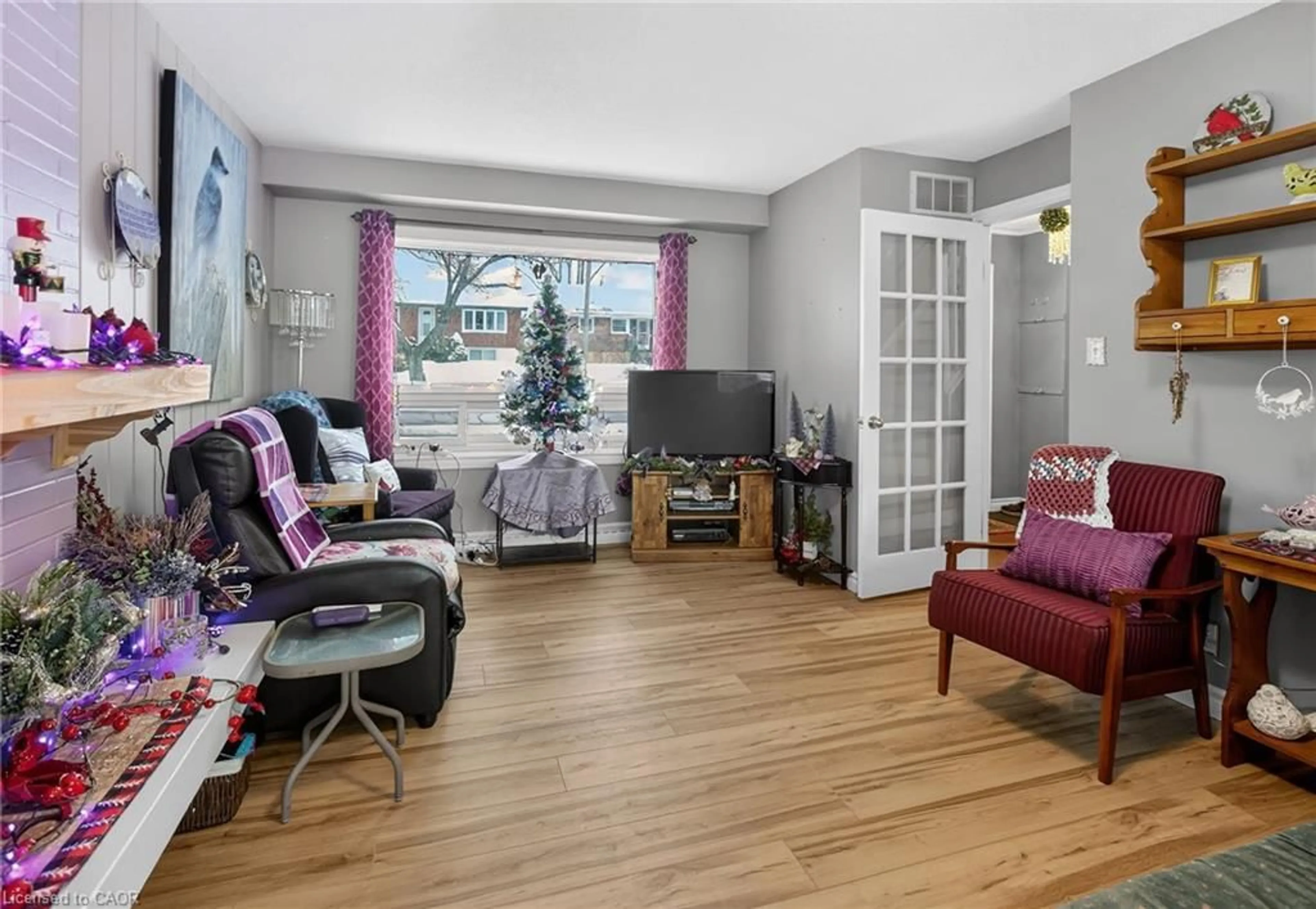 Living room with furniture, unknown for 82 First Ave, Trenton Ontario K8V 4C5