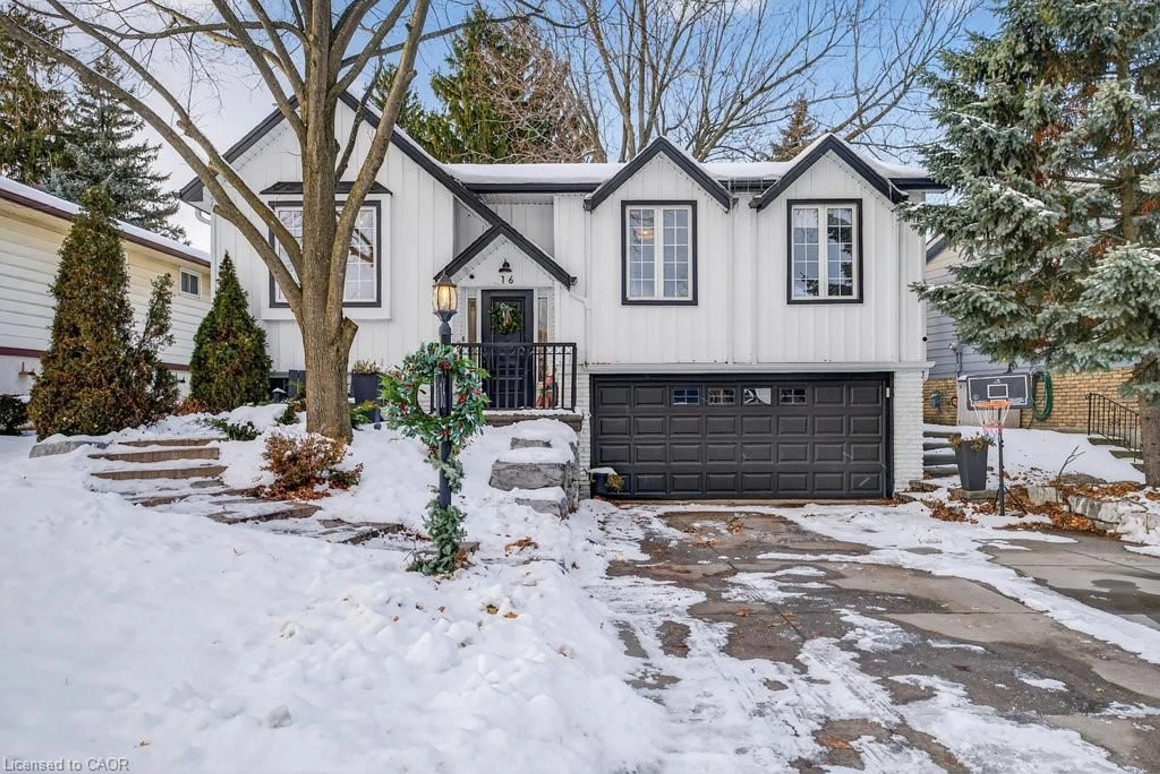 Unknown for 16 Forestgate Dr, Hamilton Ontario L9C 6A3