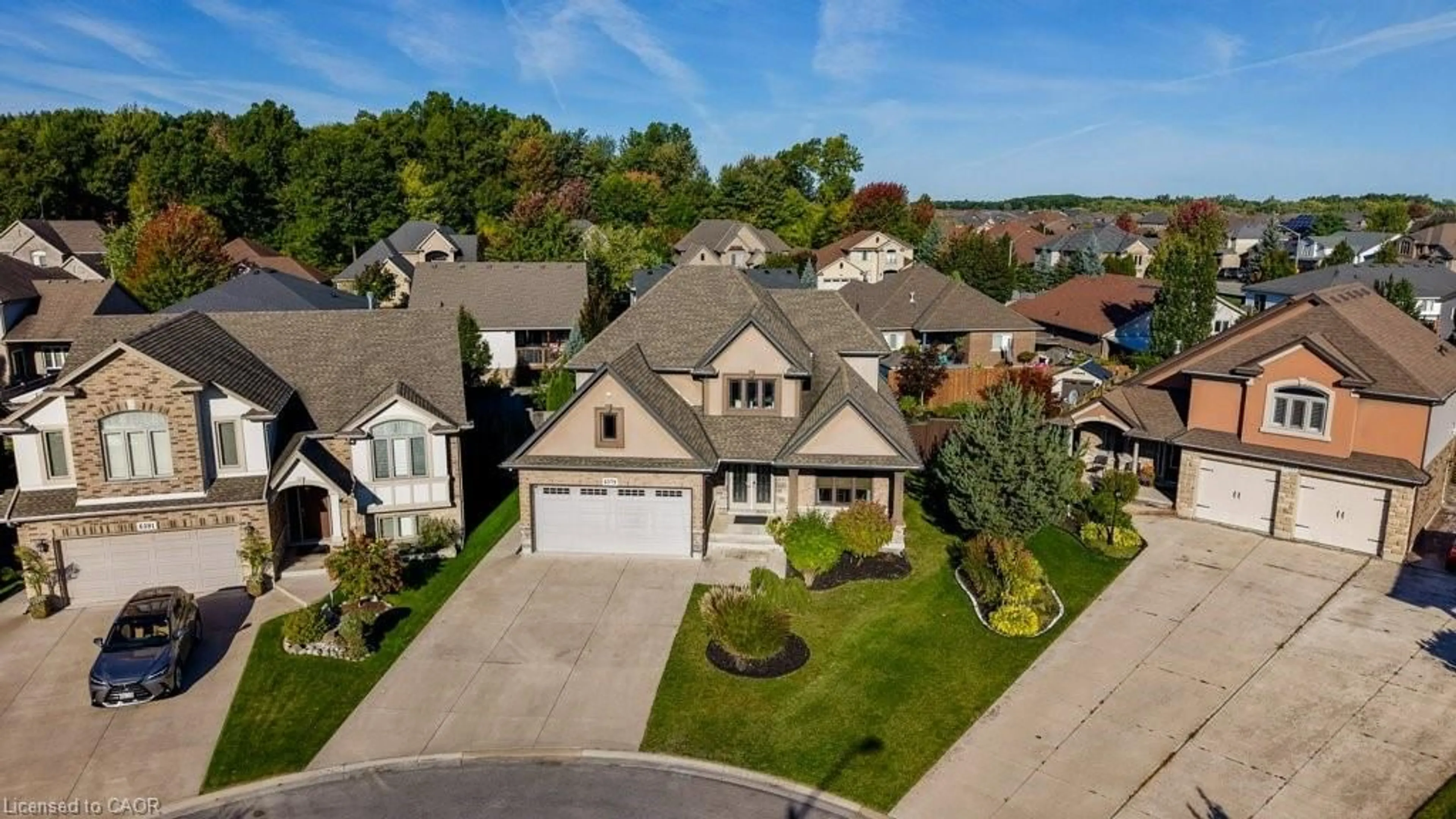 A pic from outside/outdoor area/front of a property/back of a property/a pic from drone, street for 6379 Christopher Cres, Niagara Falls Ontario L2H 0B3