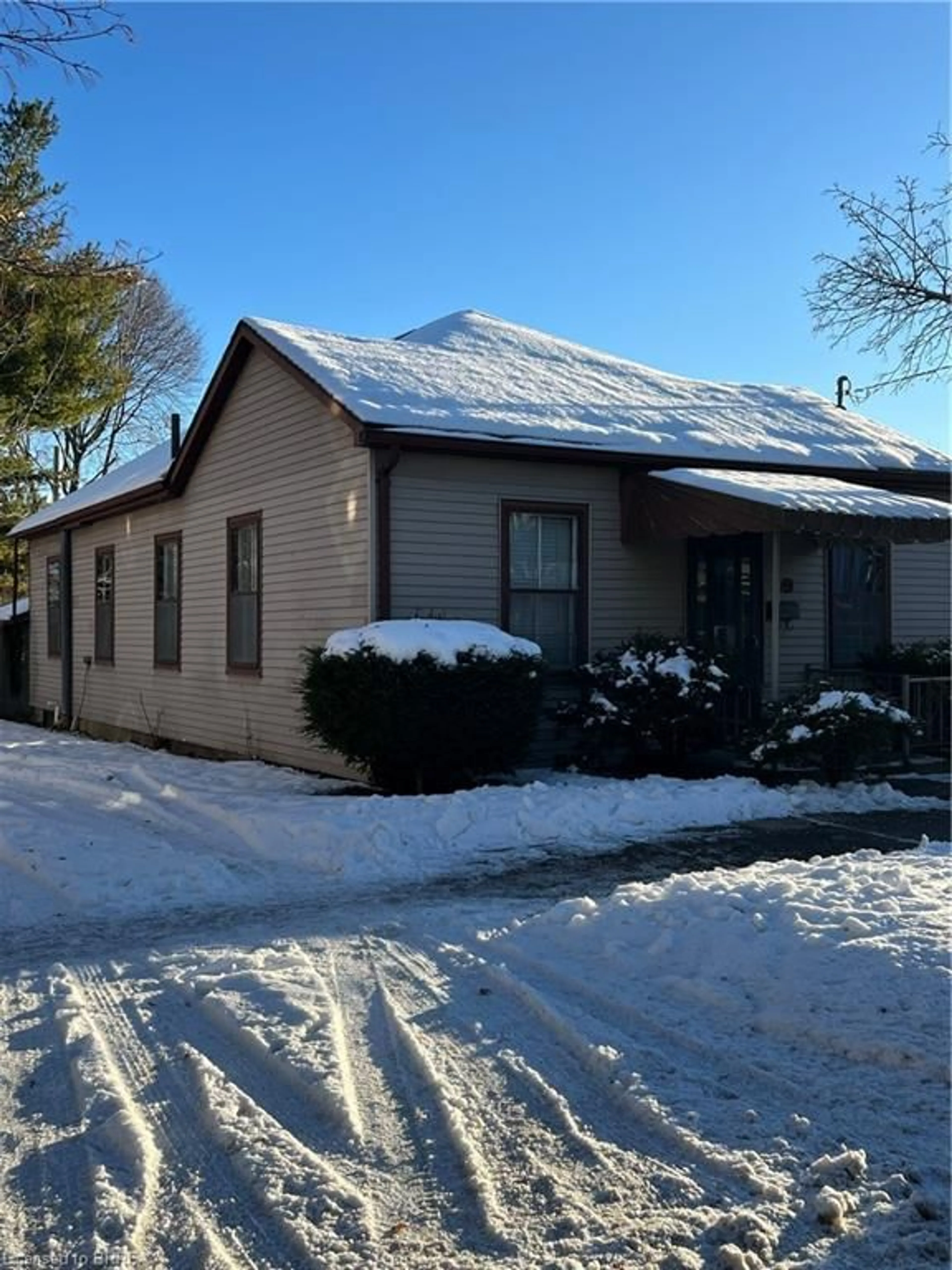 Unknown for 49 Pearl St, Brantford Ontario N3T 3N5