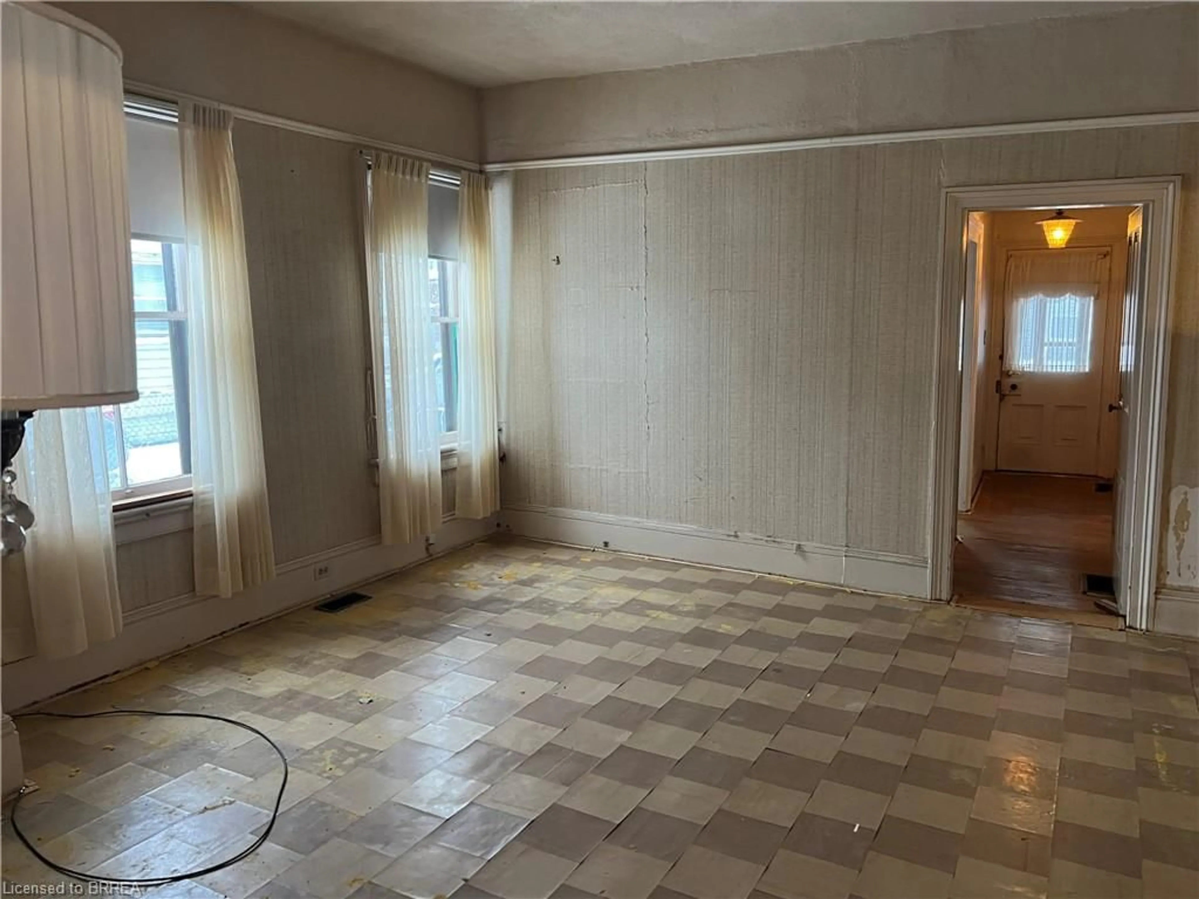 A pic of a room for 49 Pearl St, Brantford Ontario N3T 3N5