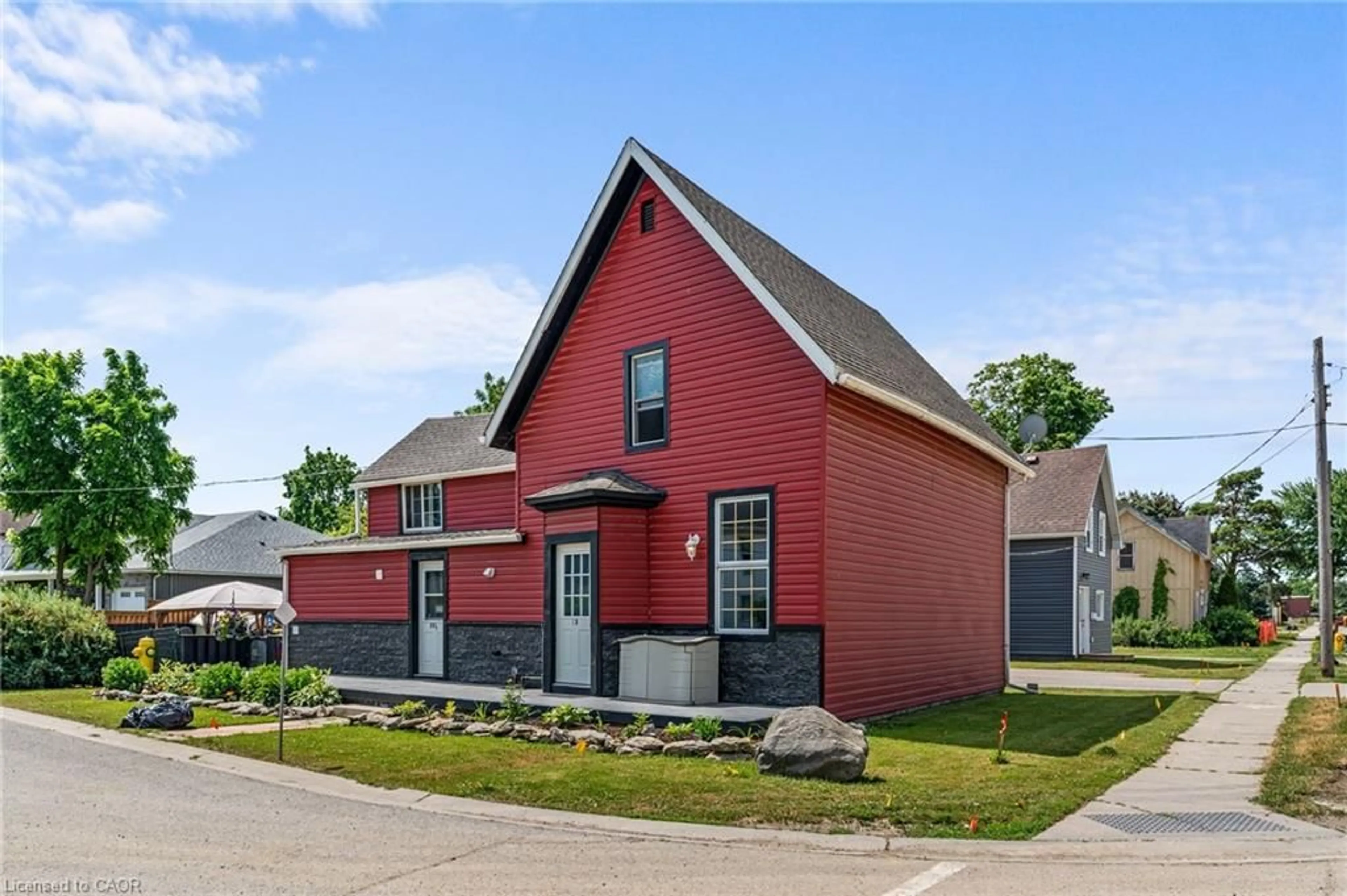 Home with brick exterior material, street for 23 Railway St, Hagersville Ontario N0A 1H0