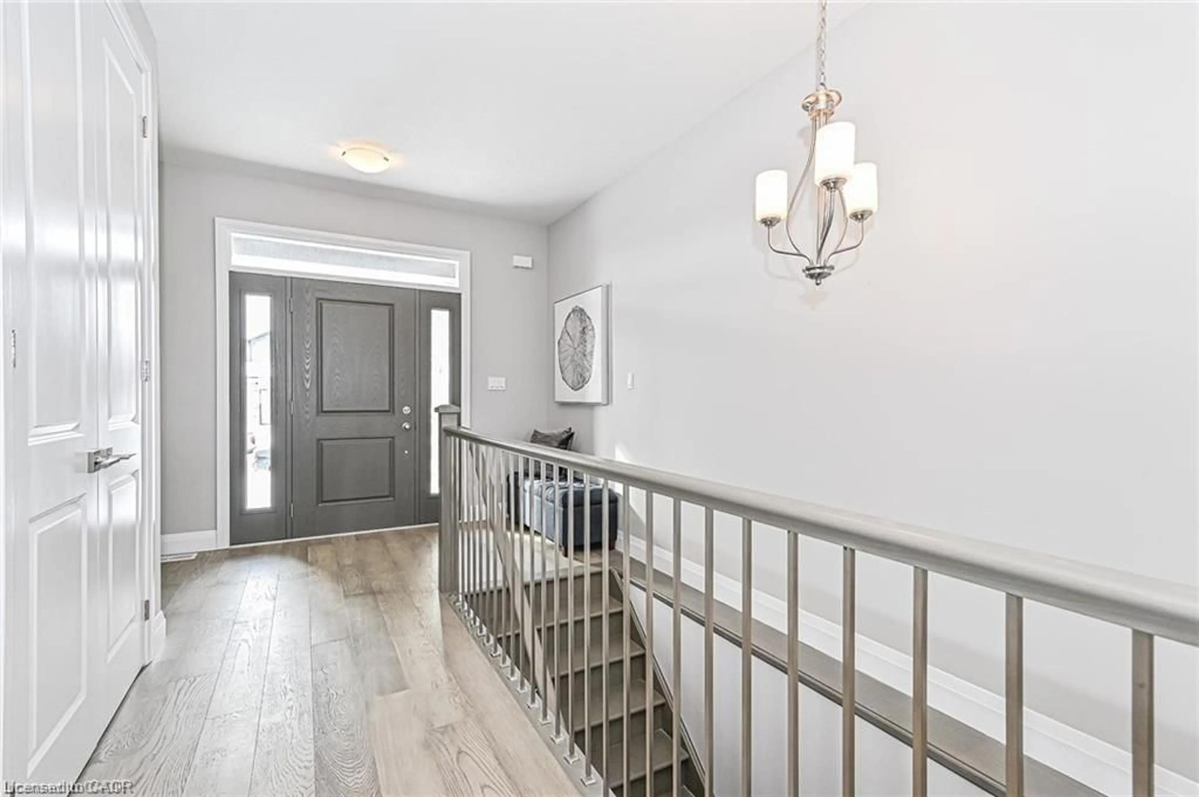 Indoor entryway for 43 Coulter St, Milverton Ontario N0K 1M0