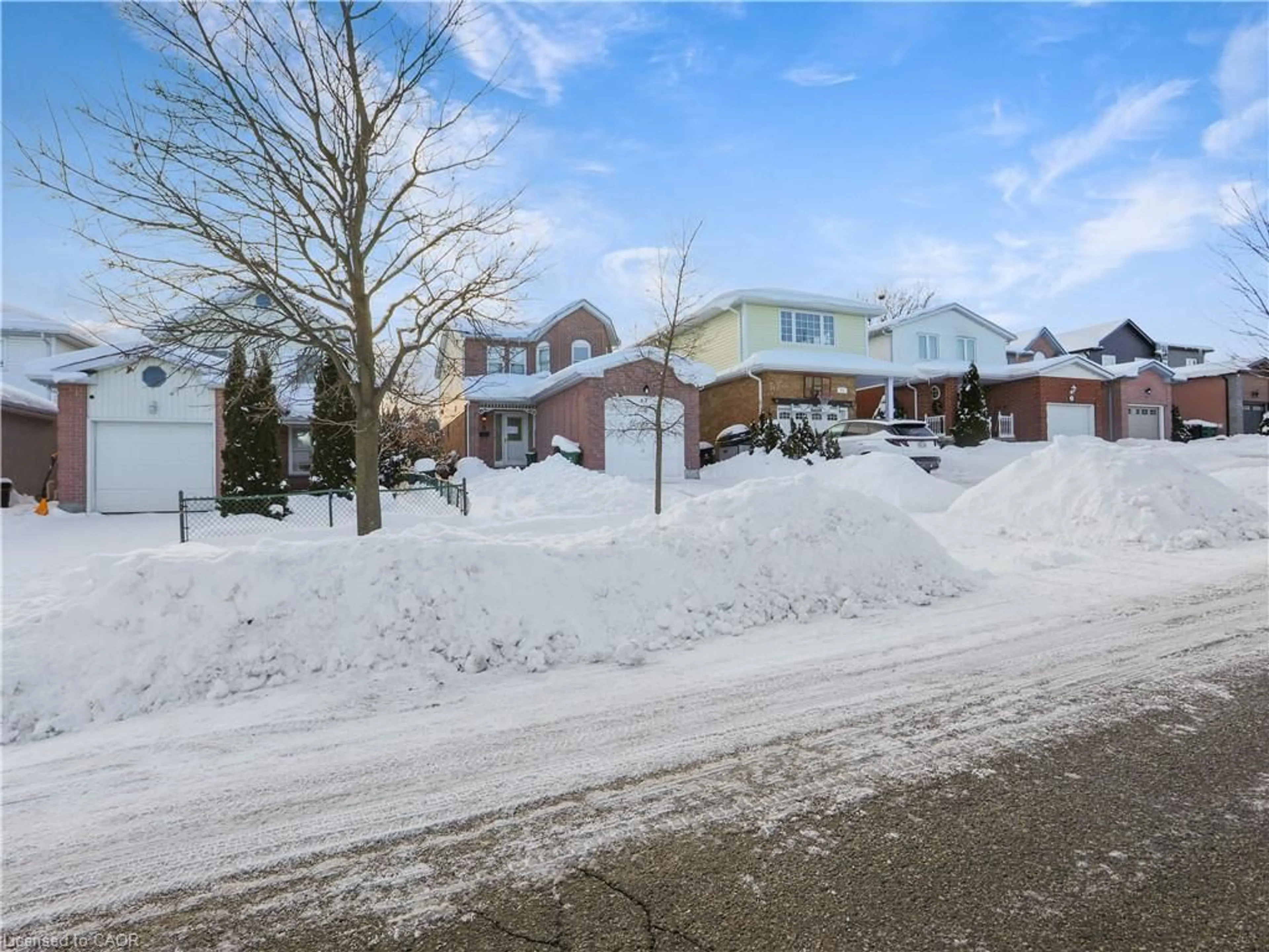 A pic from outside/outdoor area/front of a property/back of a property/a pic from drone, street for 67 Northmanor Cres, Kitchener Ontario N2N 3C2
