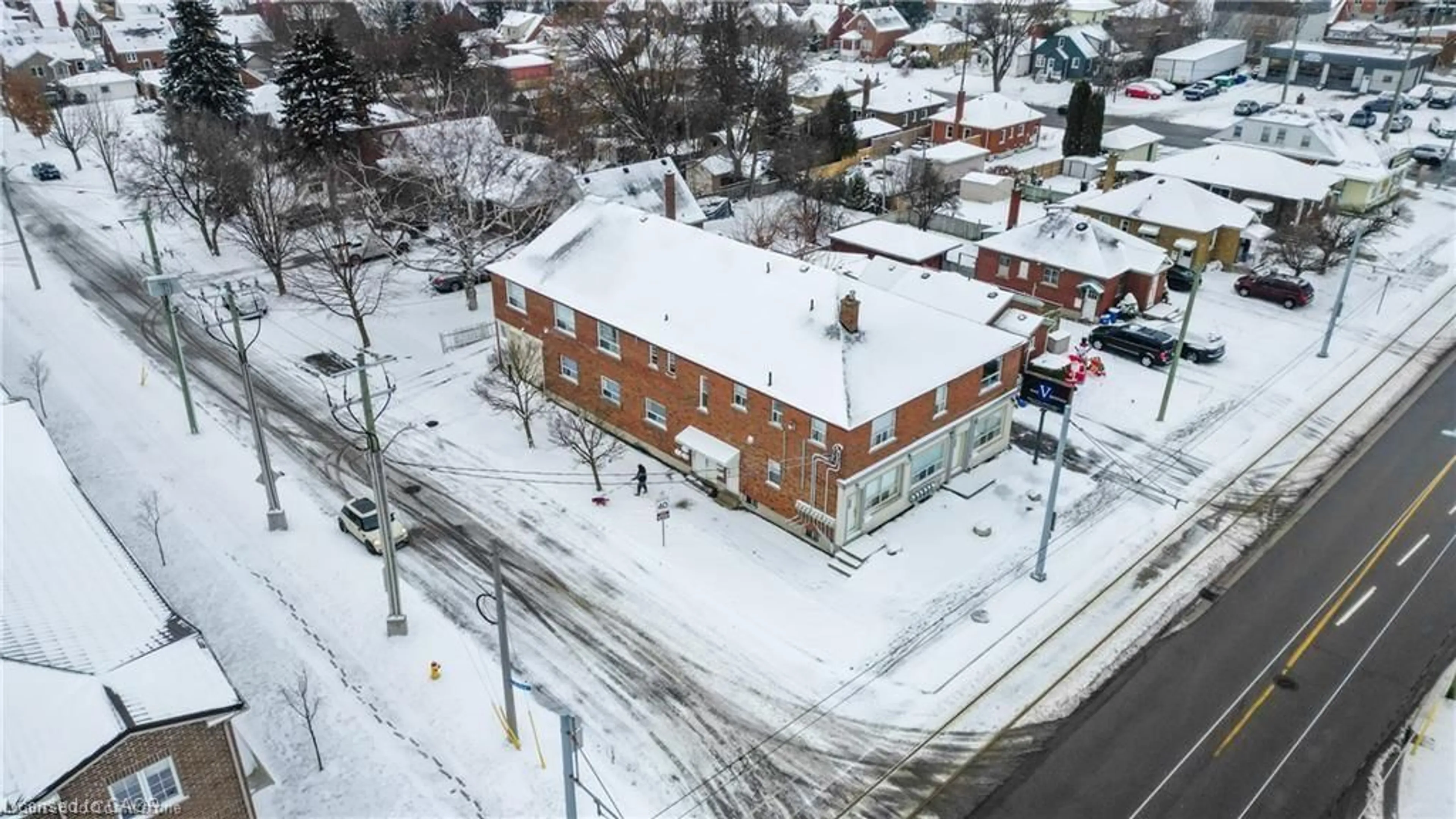 A pic from outside/outdoor area/front of a property/back of a property/a pic from drone, building for 183 Ottawa St, Kitchener Ontario N2G 3T3