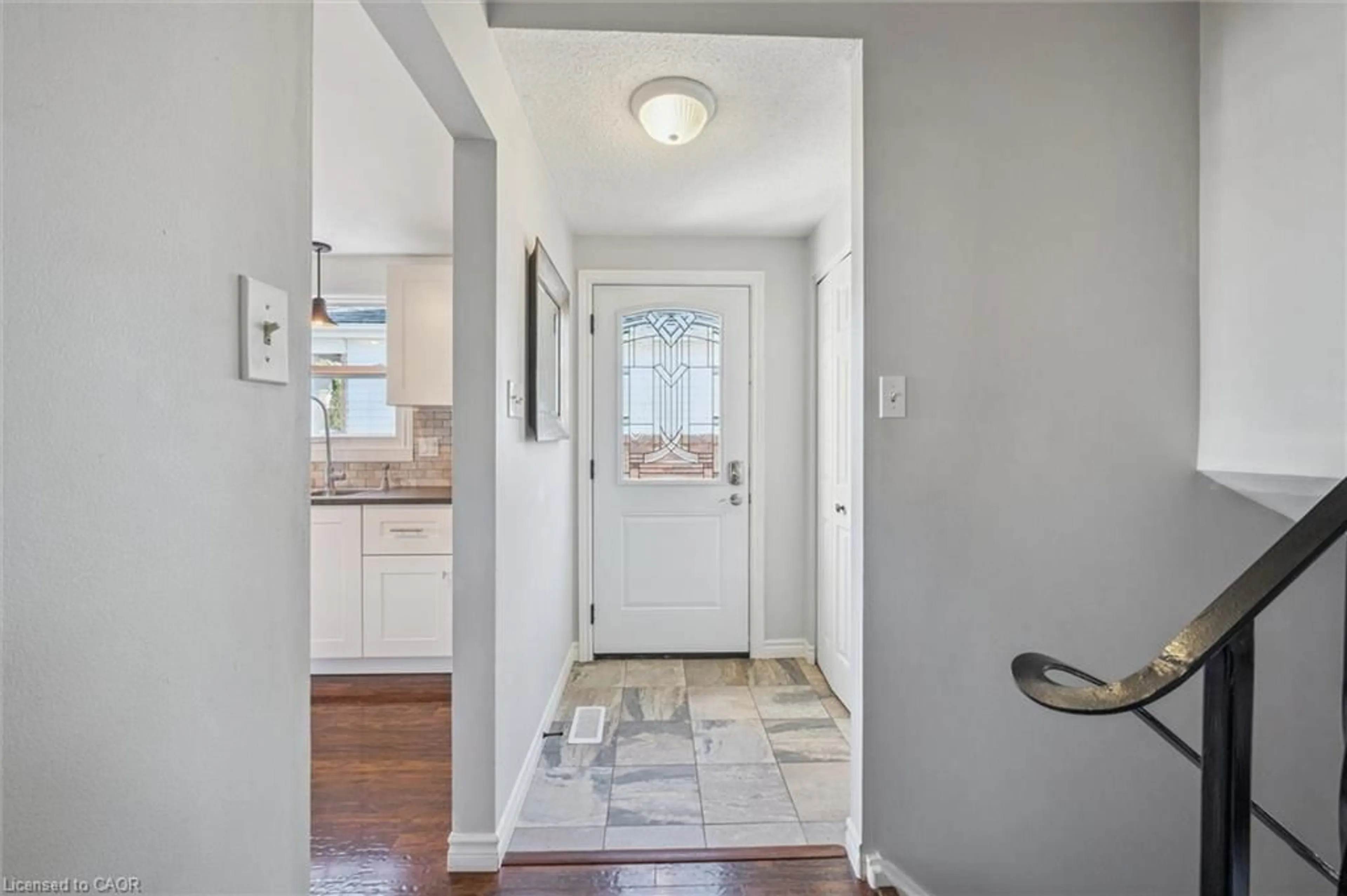 Indoor entryway for 95 Macatee Pl, Cambridge Ontario N1R 7G5