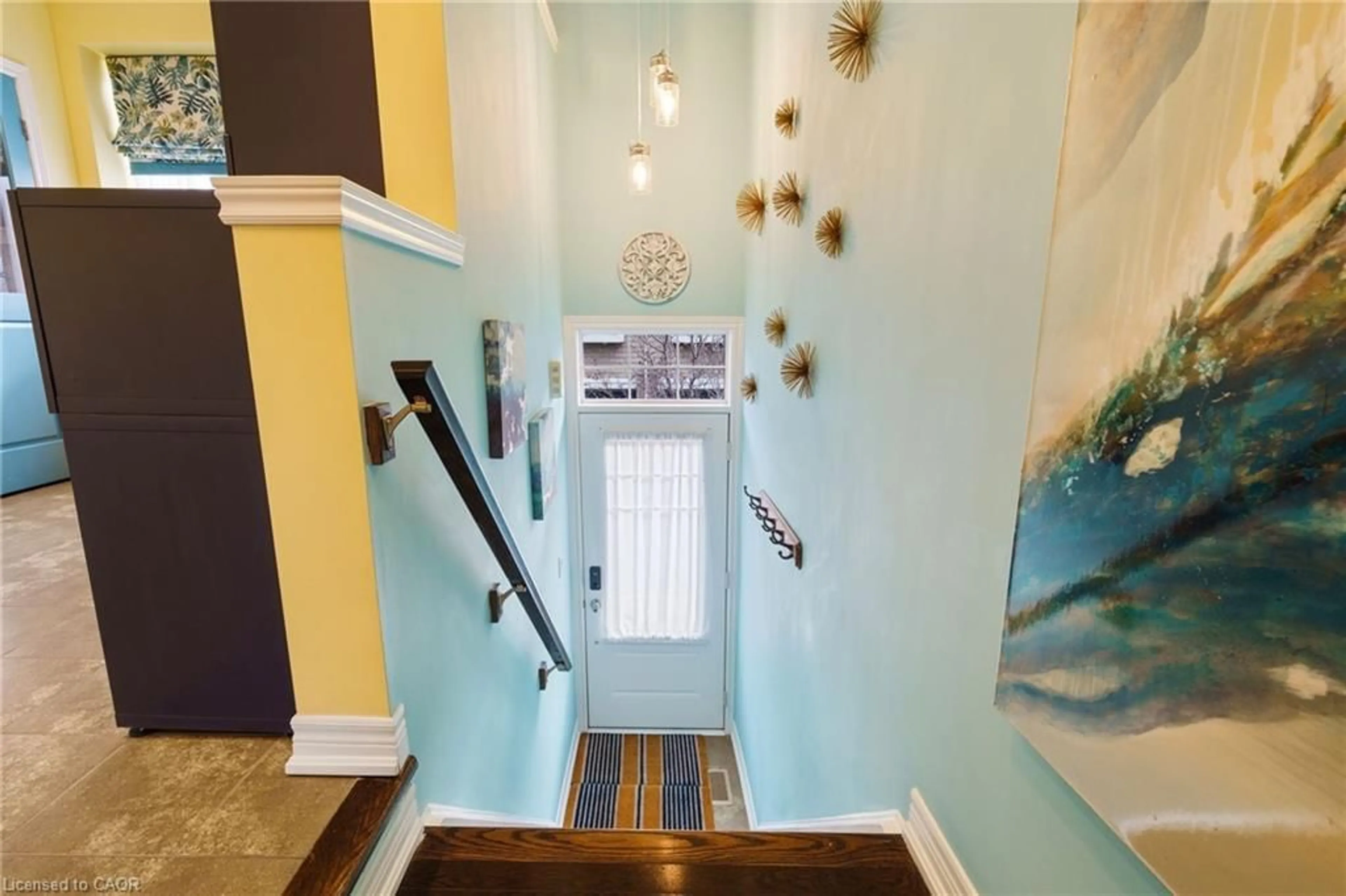 Indoor entryway for 337 Beach Blvd #46, Hamilton Ontario L8H 6W4