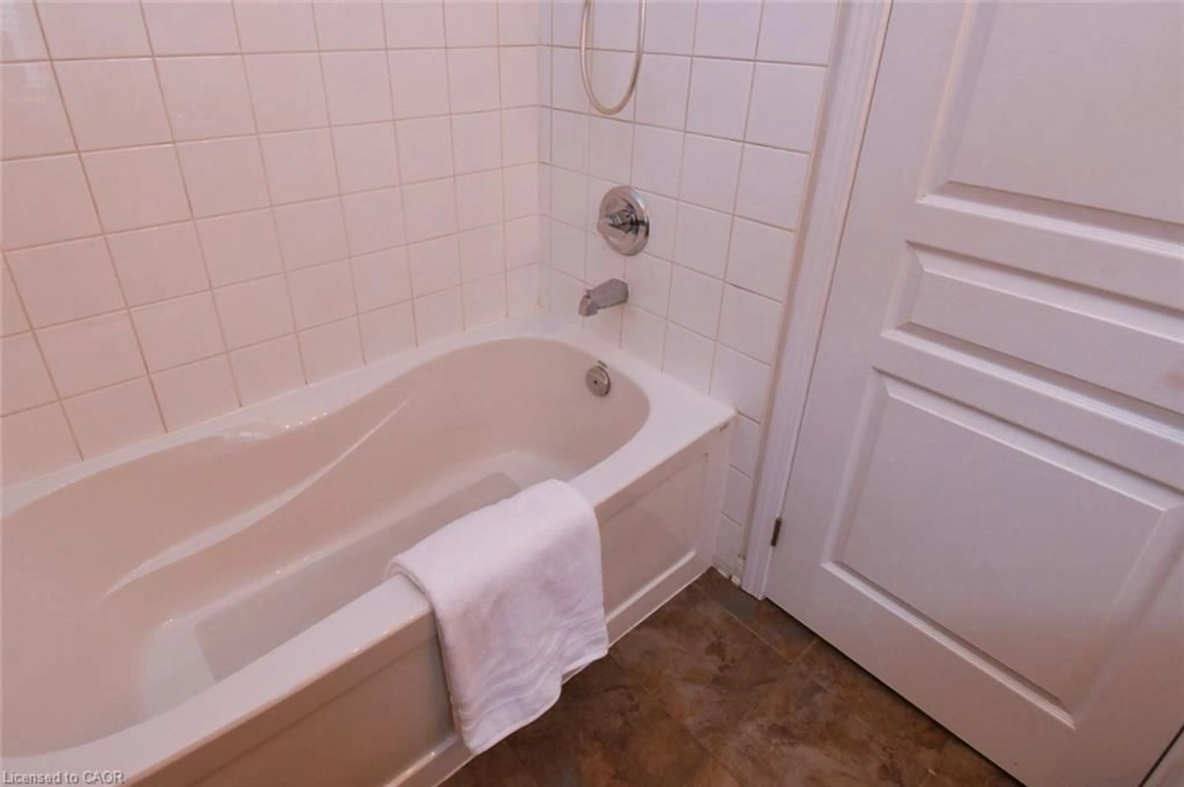 Standard bathroom, unknown for 38 Cranston St, Ancaster Ontario L9K 0E3