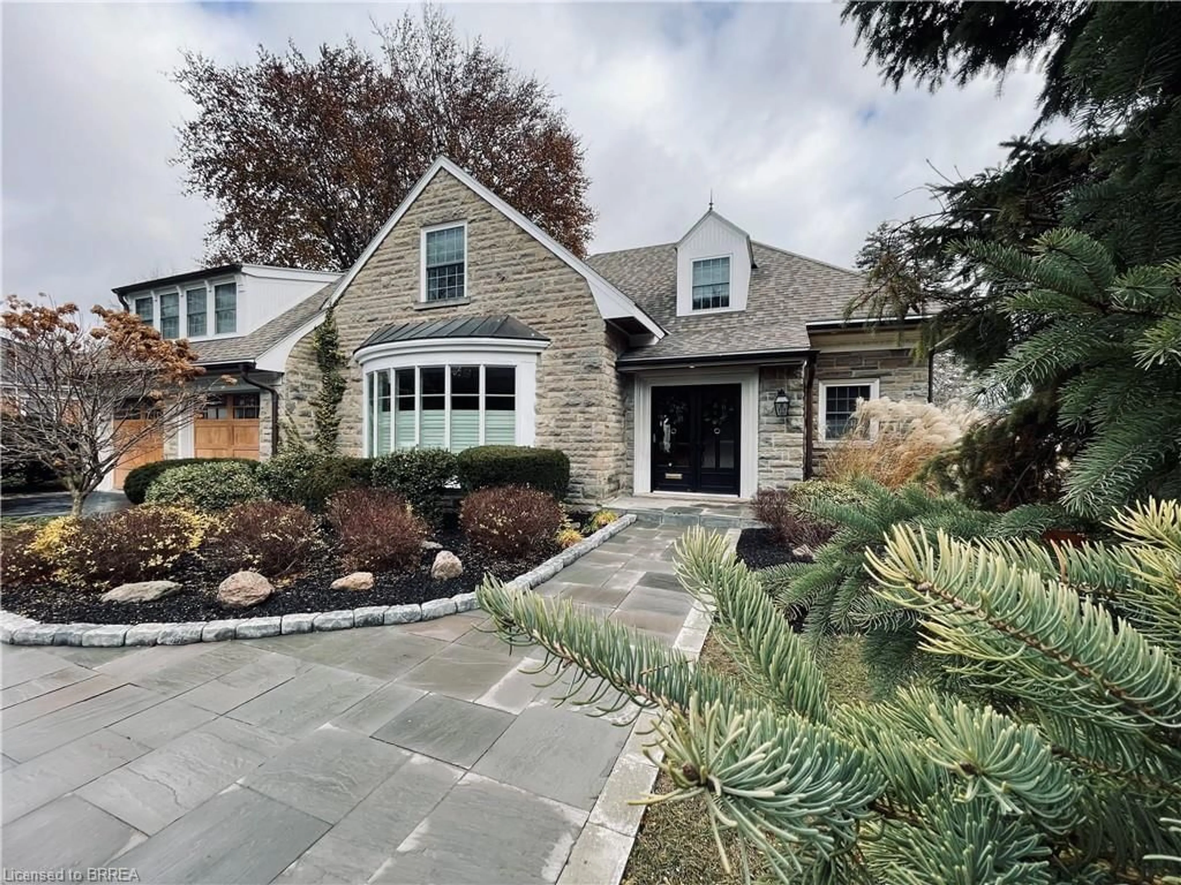 Home with brick exterior material, street for 8 Tutela Heights Rd, Brantford Ontario N3T 1A1