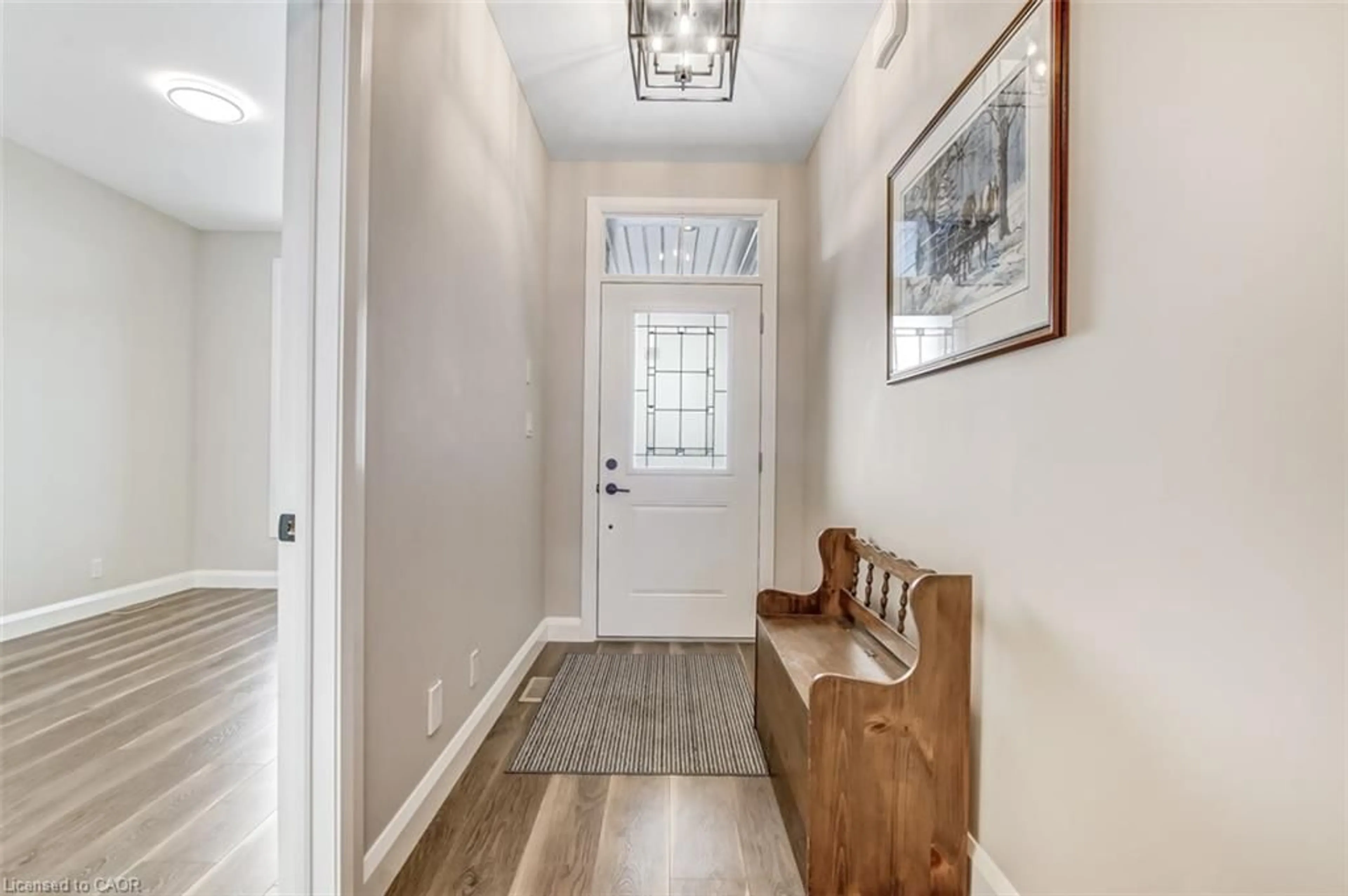 Indoor entryway for 393 Argyle Ave, Delhi Ontario N4B 2B2