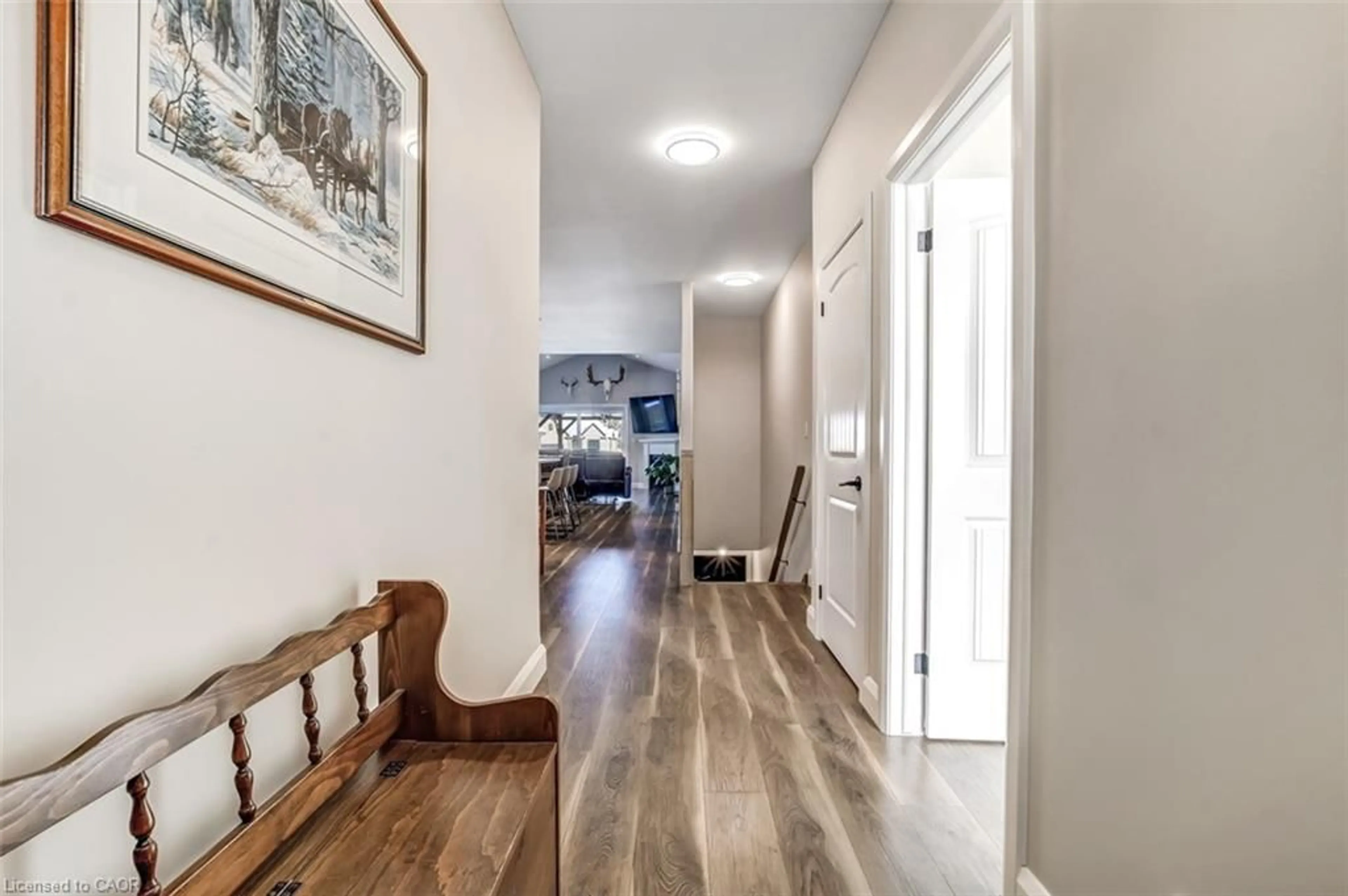 Indoor entryway for 393 Argyle Ave, Delhi Ontario N4B 2B2