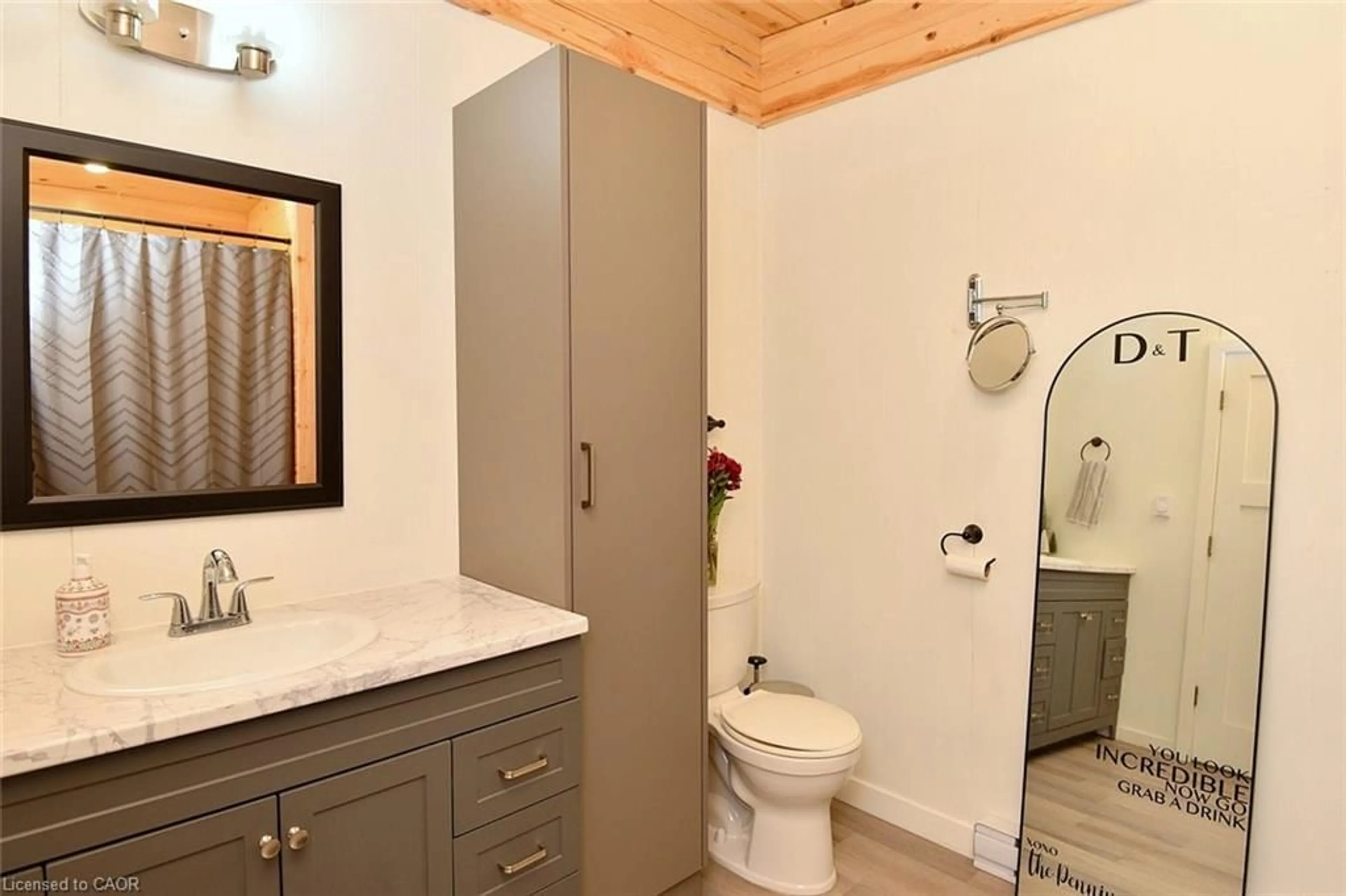 Standard bathroom, ceramic/tile floor for 1344 Highway 8 Hwy, Flamborough Ontario N1R 5S2