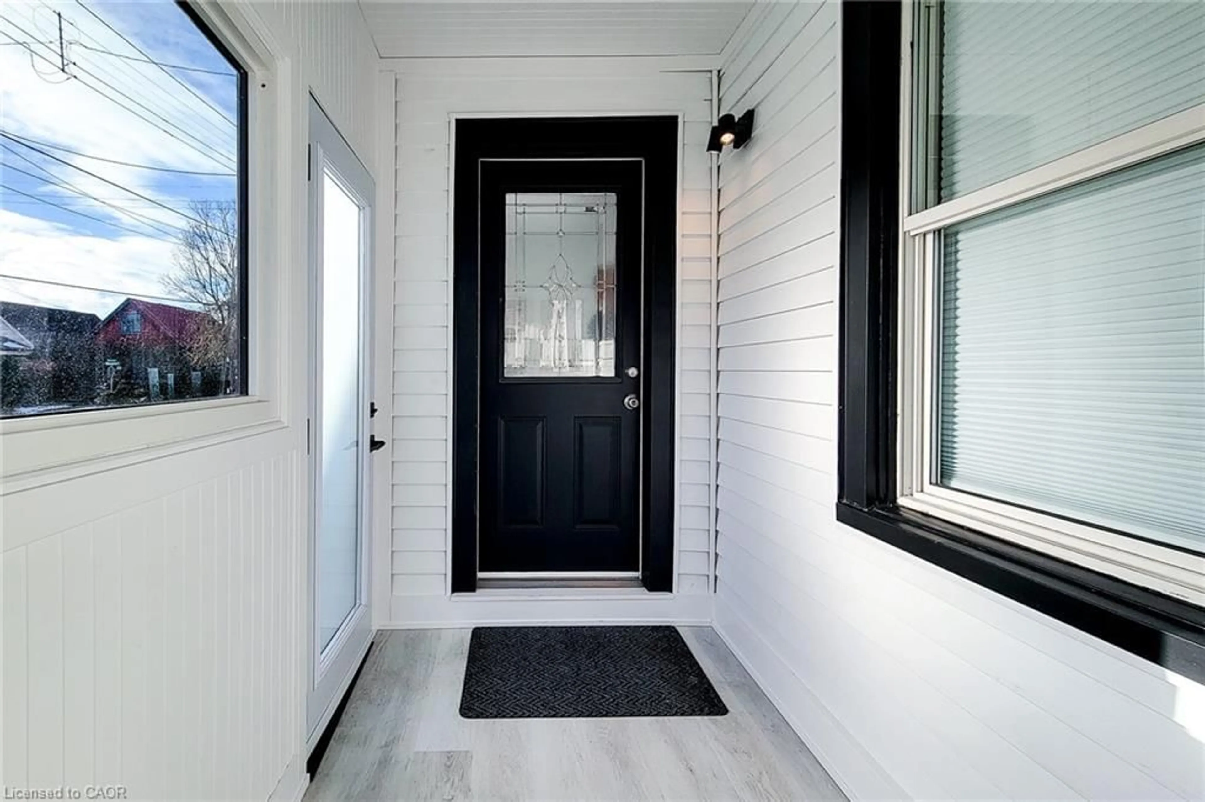 Indoor entryway for 47 Gertrude St, Hamilton Ontario L8L 4B7