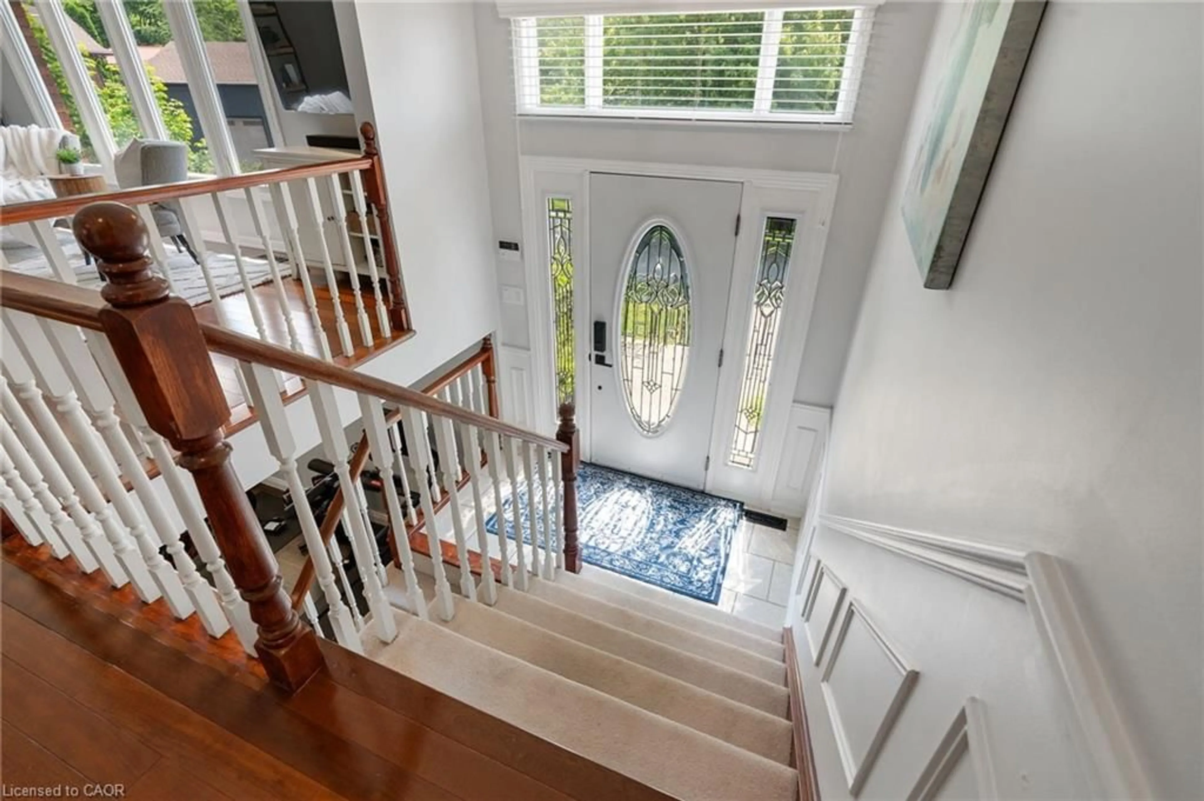 Indoor entryway for 5126 Chippewa Rd, Glanbrook Ontario L0R 1W0