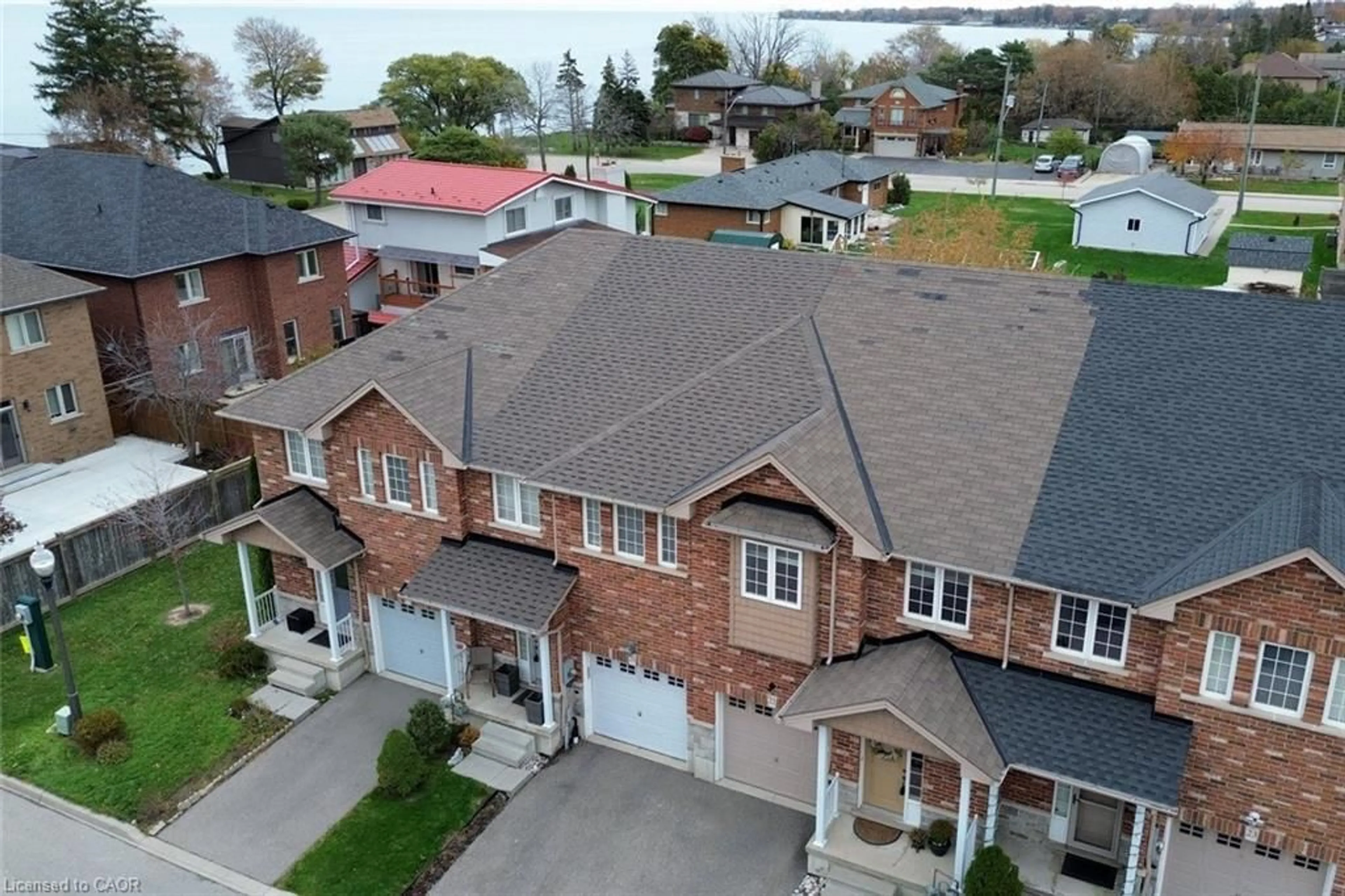 A pic from outside/outdoor area/front of a property/back of a property/a pic from drone, street for 45 Seabreeze Cres #21, Stoney Creek Ontario L8E 0G1
