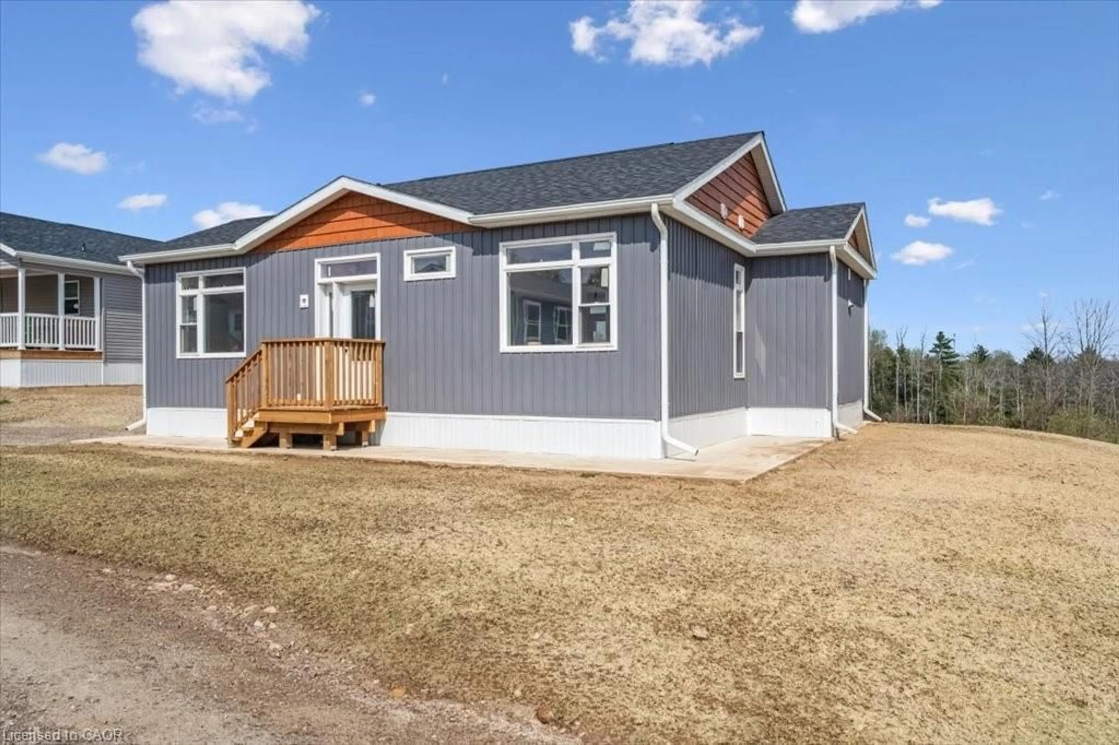 Home with vinyl exterior material, unknown for 1085 Concession 10 Rd #Lot 117/H, Flamborough Ontario L0R 1K0