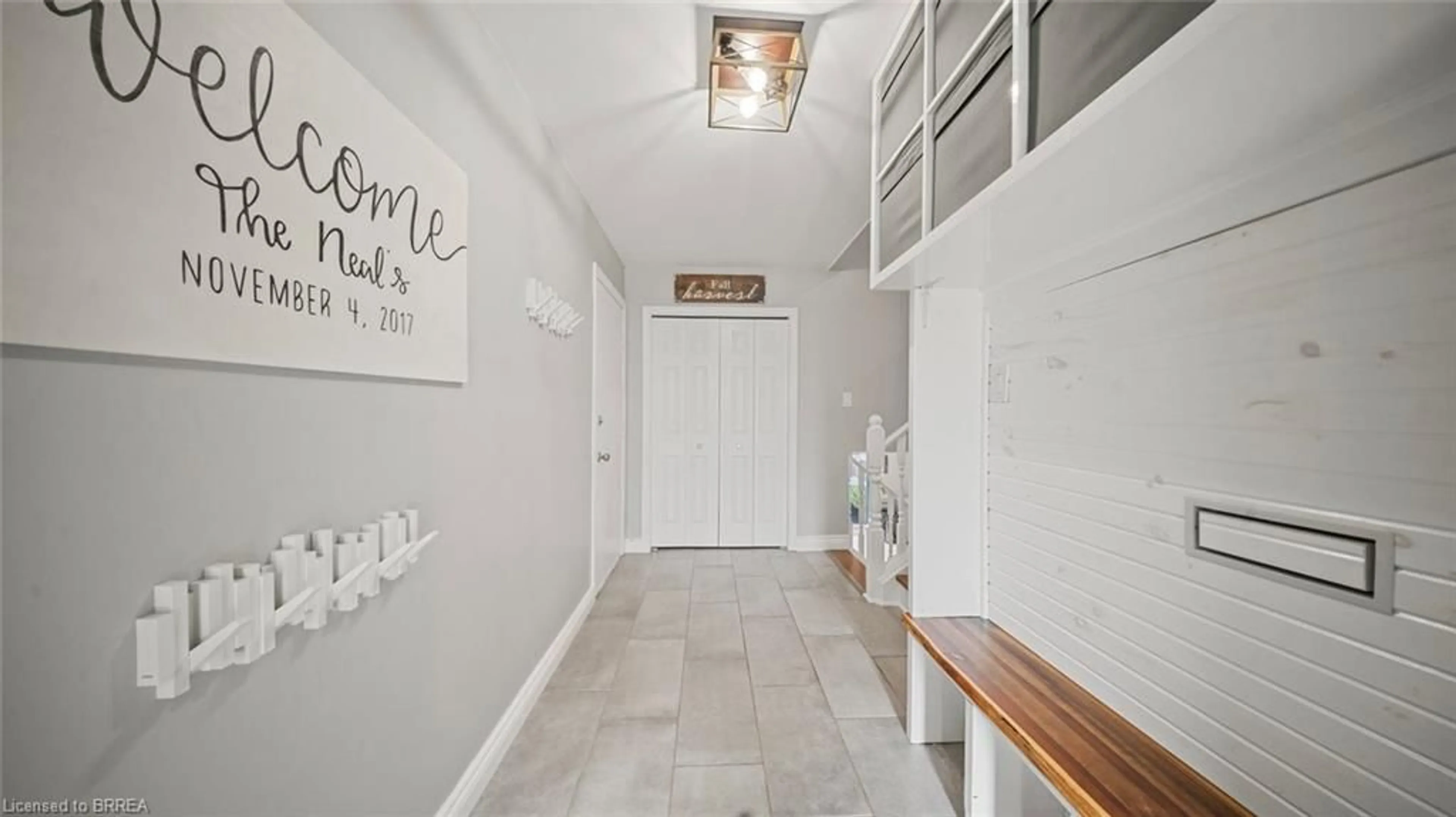 Indoor entryway for 45 Latzer Cres, Brantford Ontario N3V 1E1