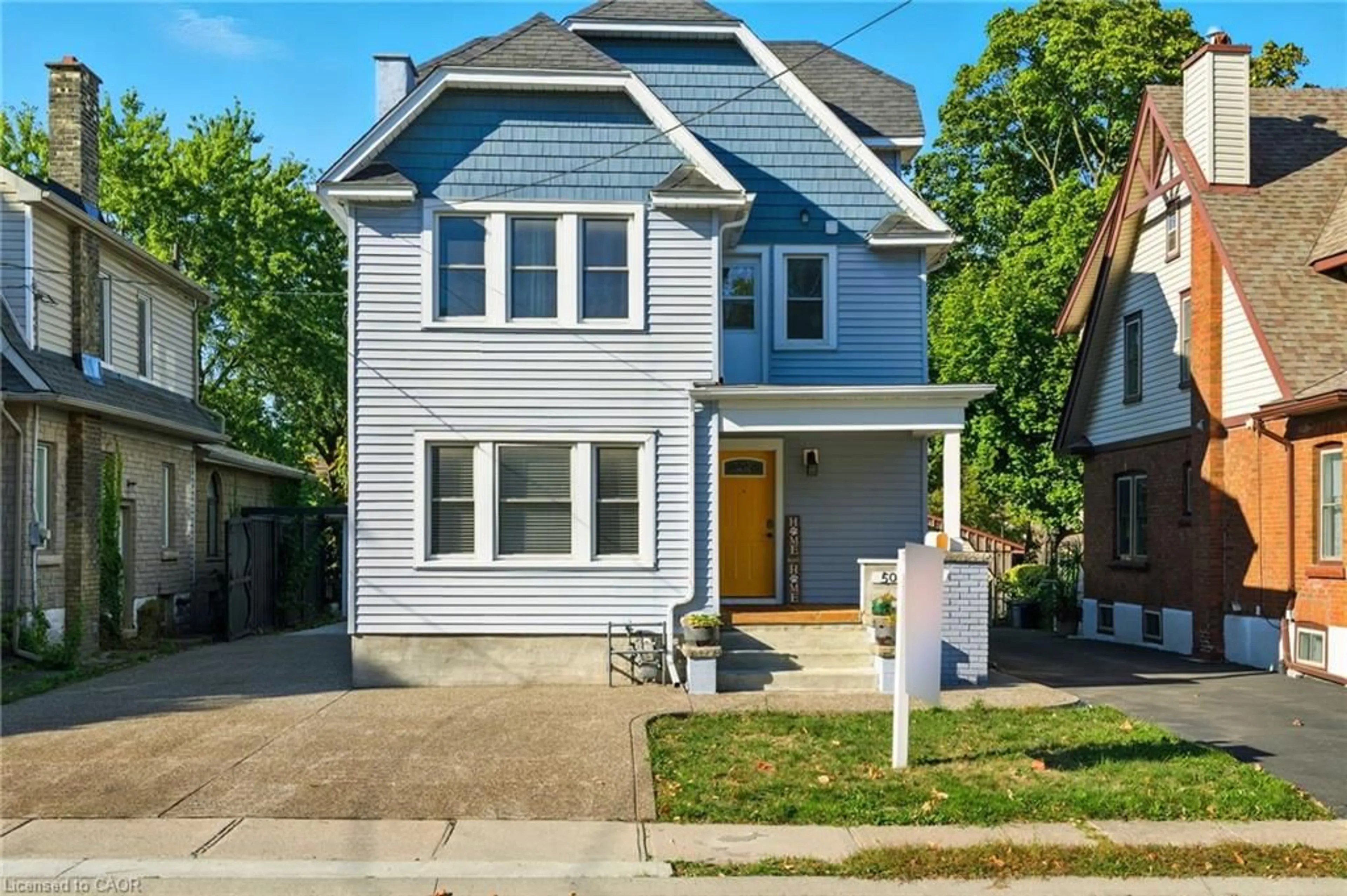 Home with brick exterior material, street for 5039 Armoury St, Niagara Falls Ontario L2E 1T3