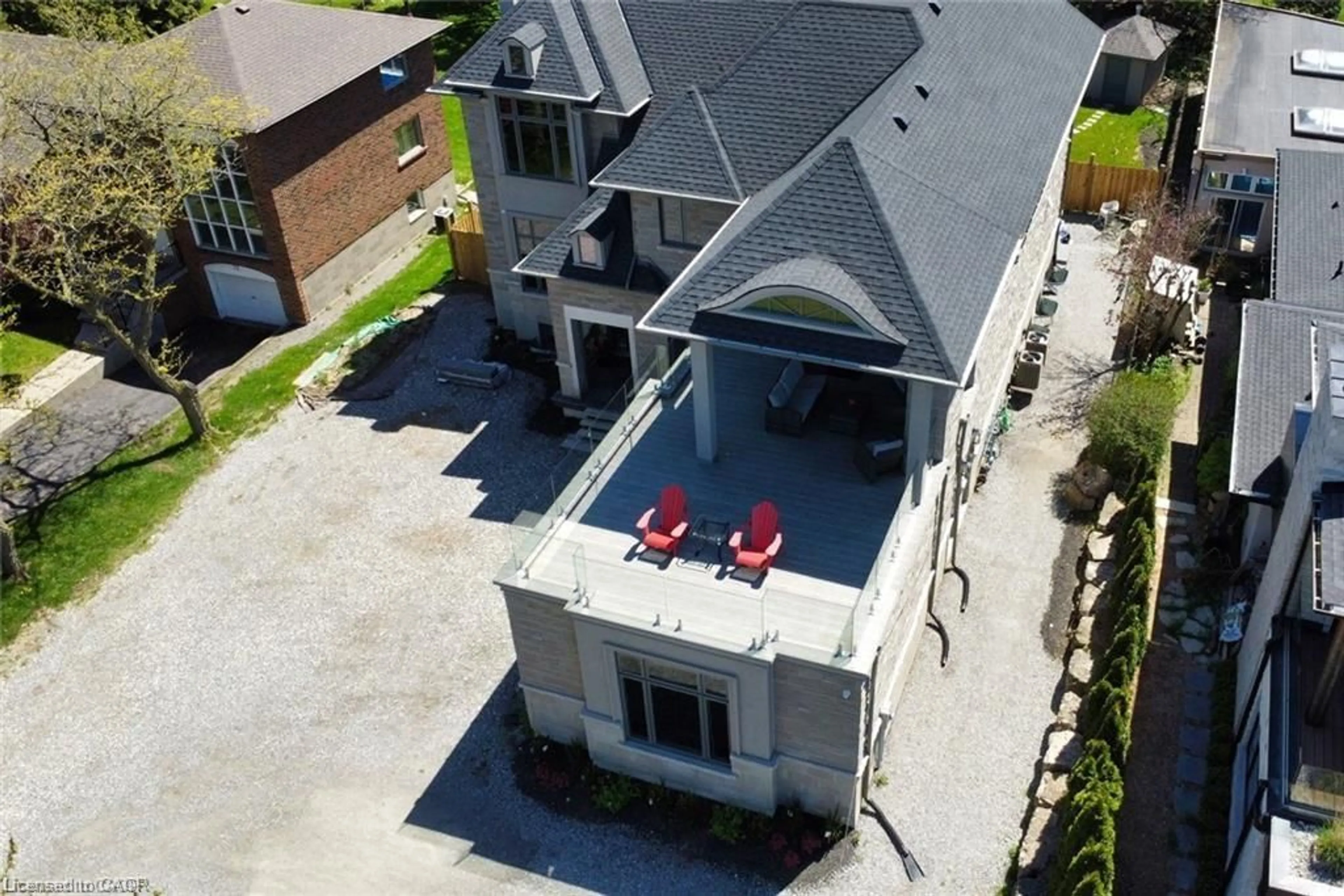 A pic from outside/outdoor area/front of a property/back of a property/a pic from drone, building for 68 Mountain Brow Blvd, Hamilton Ontario L8T 1A4
