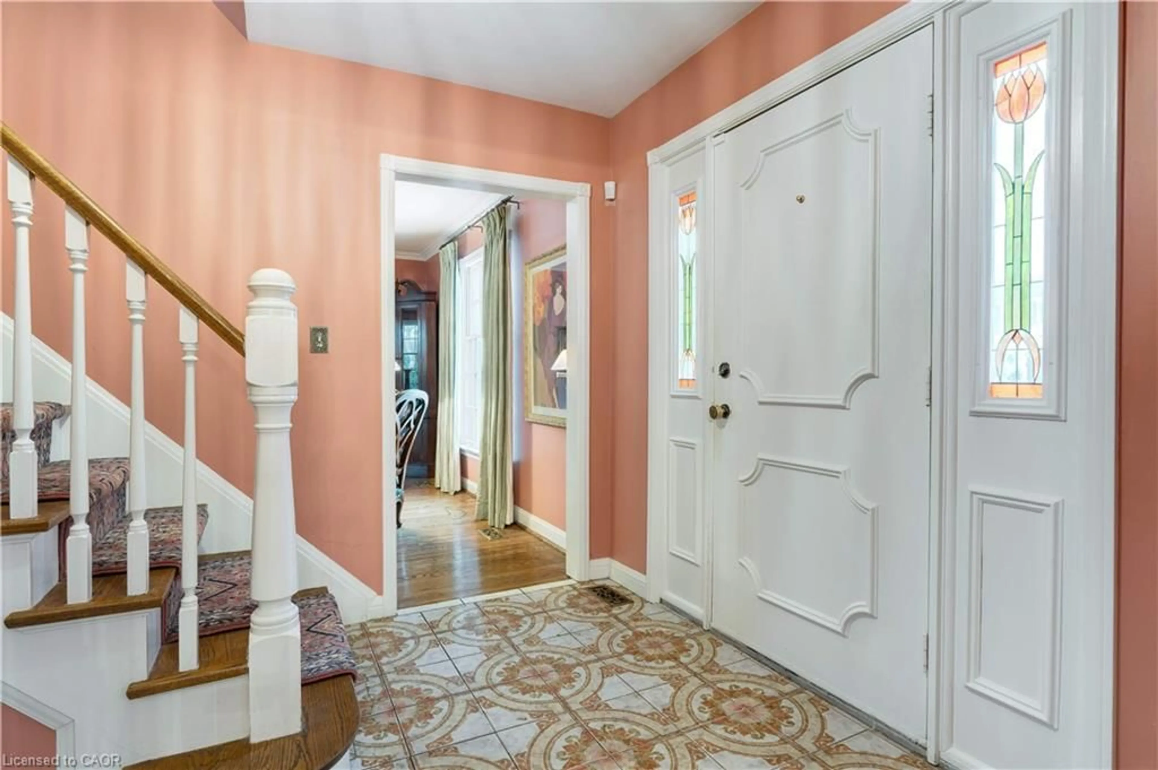 Indoor entryway for 238 Penn Dr, Burlington Ontario L7N 2B8