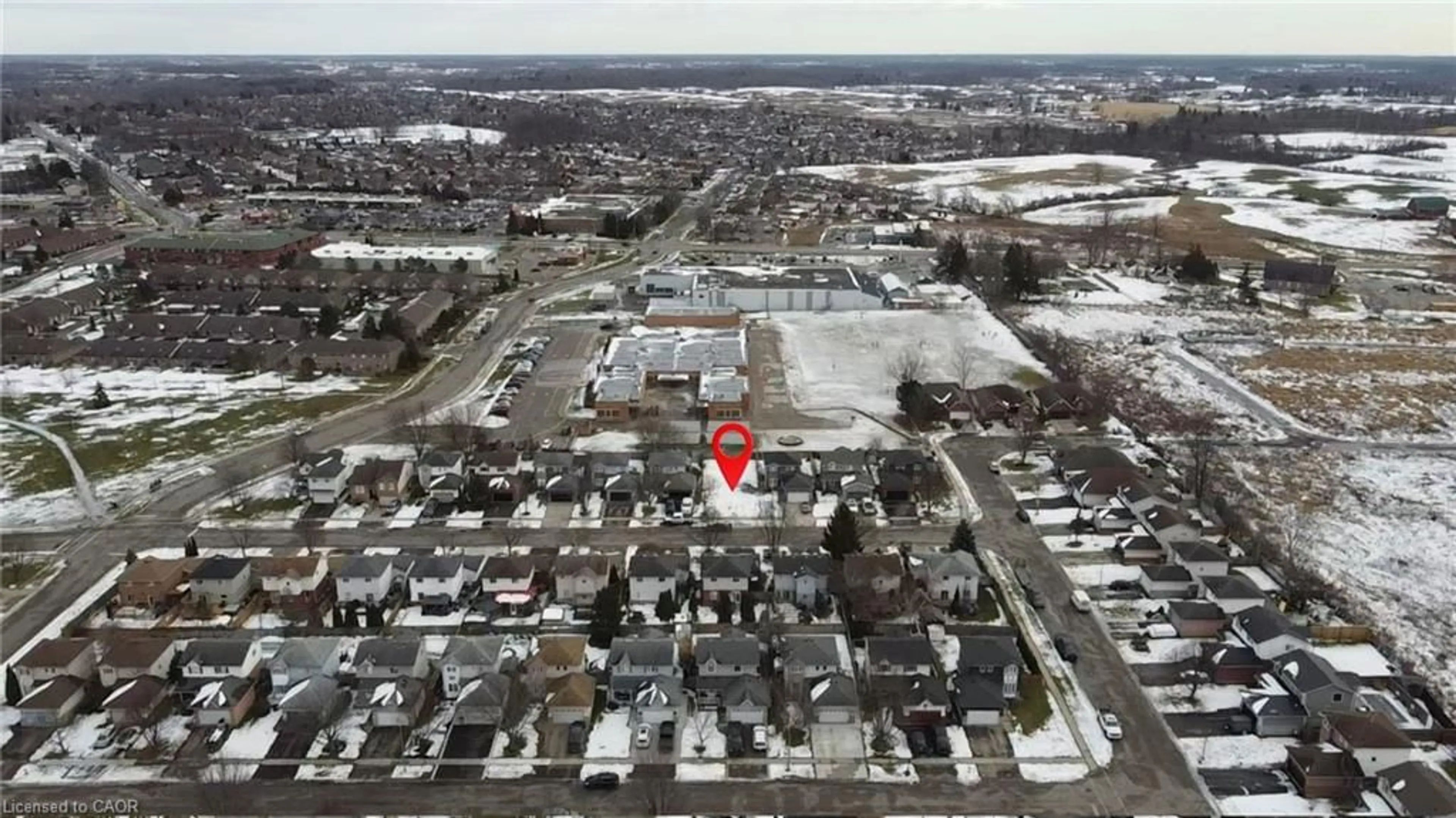 A pic from outside/outdoor area/front of a property/back of a property/a pic from drone, street for 233 Kinross St, Caledonia Ontario N3W 2K5