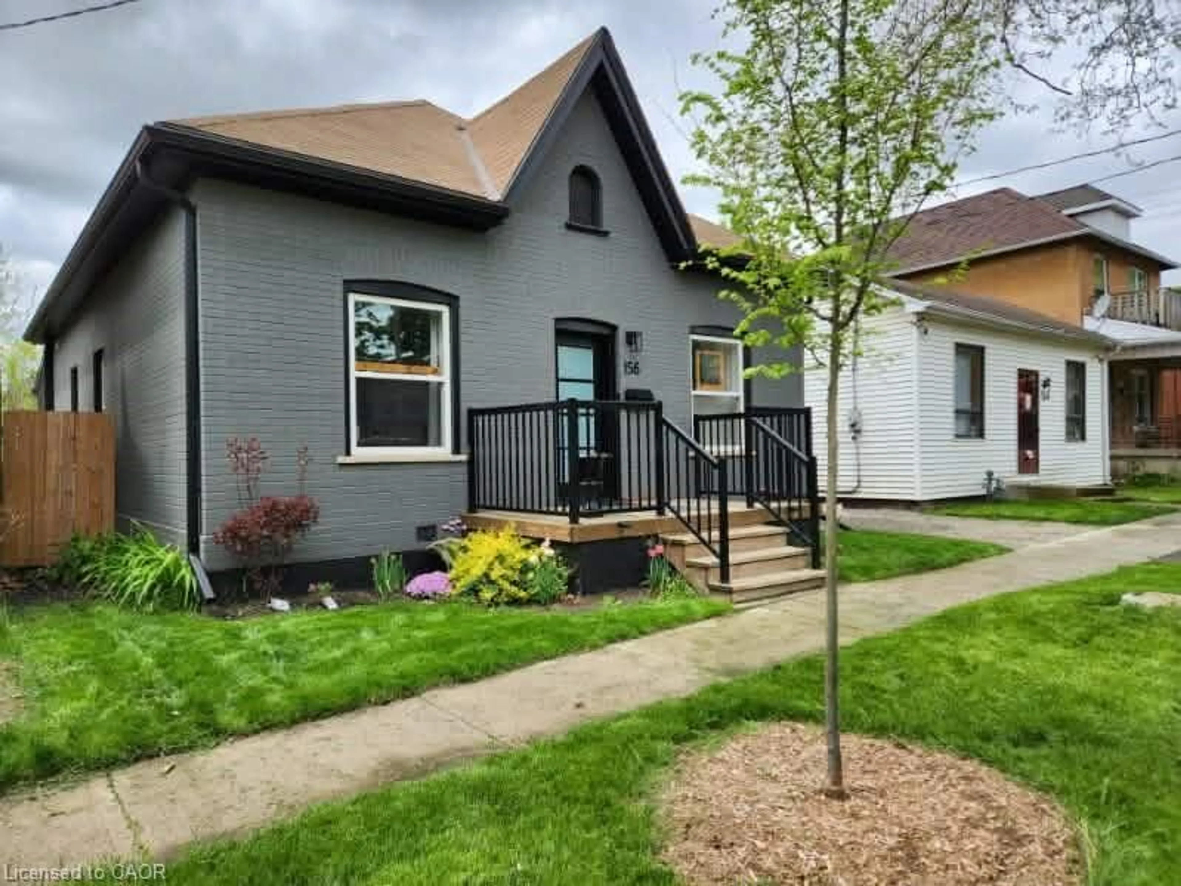 Home with vinyl exterior material, street for 156 Albion St, Brantford Ontario N3T 3M9