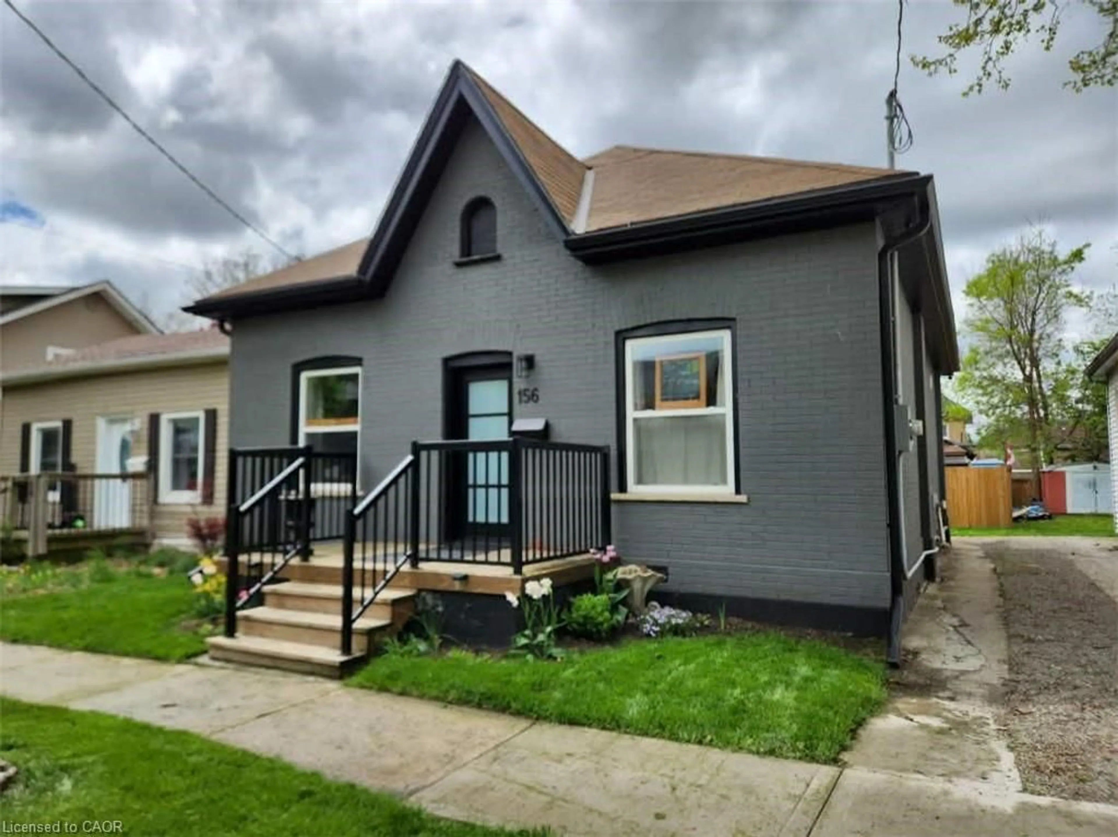 Home with vinyl exterior material, street for 156 Albion St, Brantford Ontario N3T 3M9