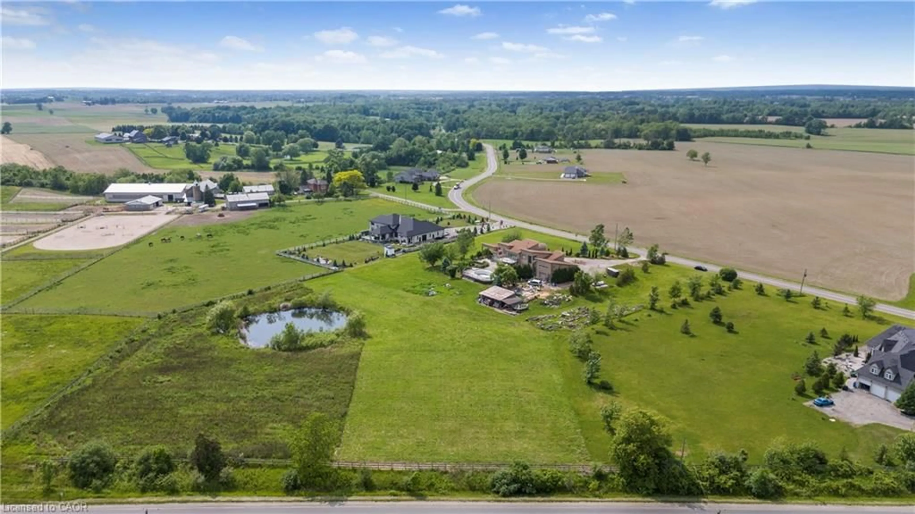 A pic from outside/outdoor area/front of a property/back of a property/a pic from drone, water/lake/river/ocean view for 241 Langford Church Rd, Brantford Ontario N3T 5L4
