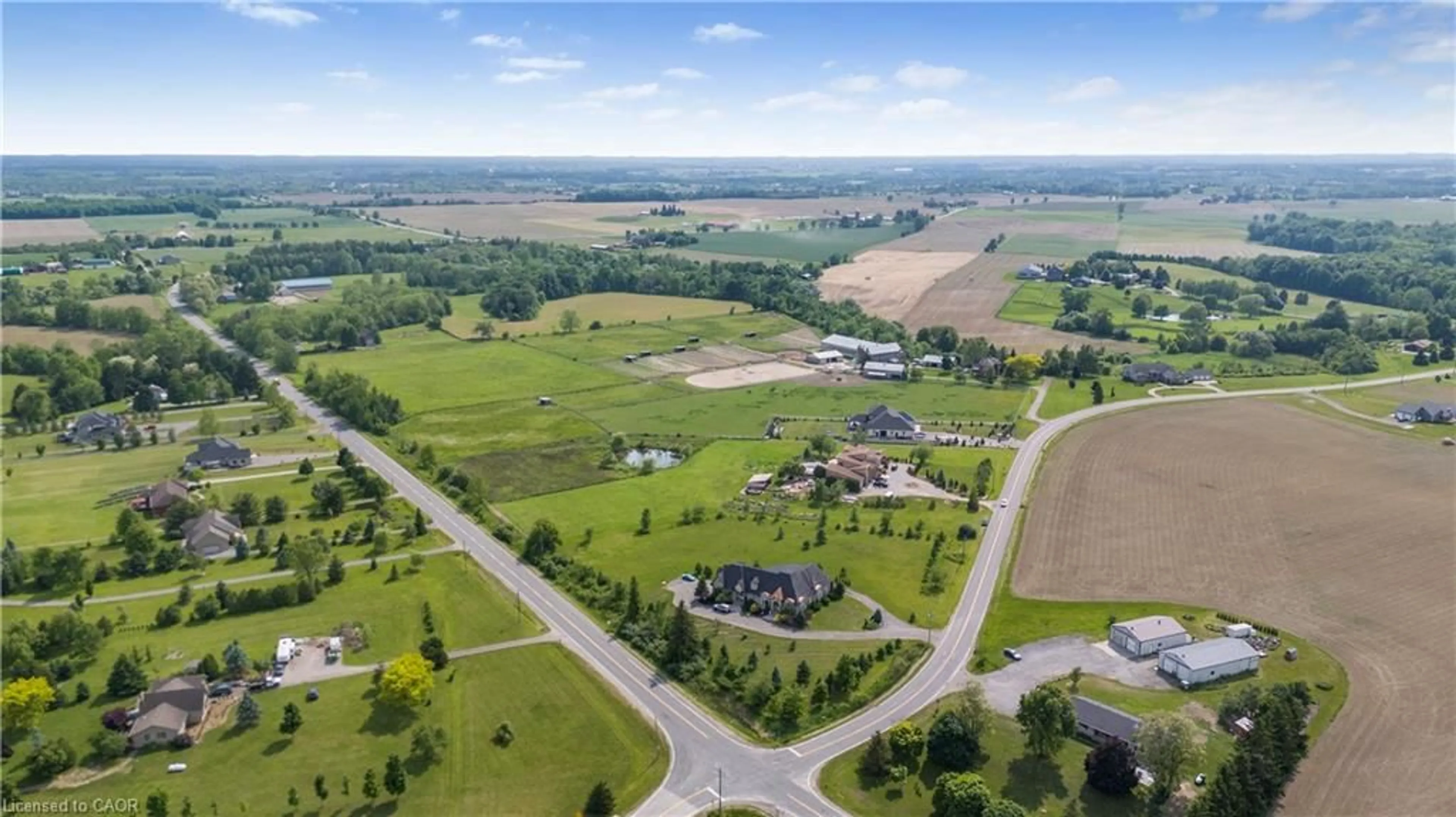 A pic from outside/outdoor area/front of a property/back of a property/a pic from drone, mountain view for 241 Langford Church Rd, Brantford Ontario N3T 5L4