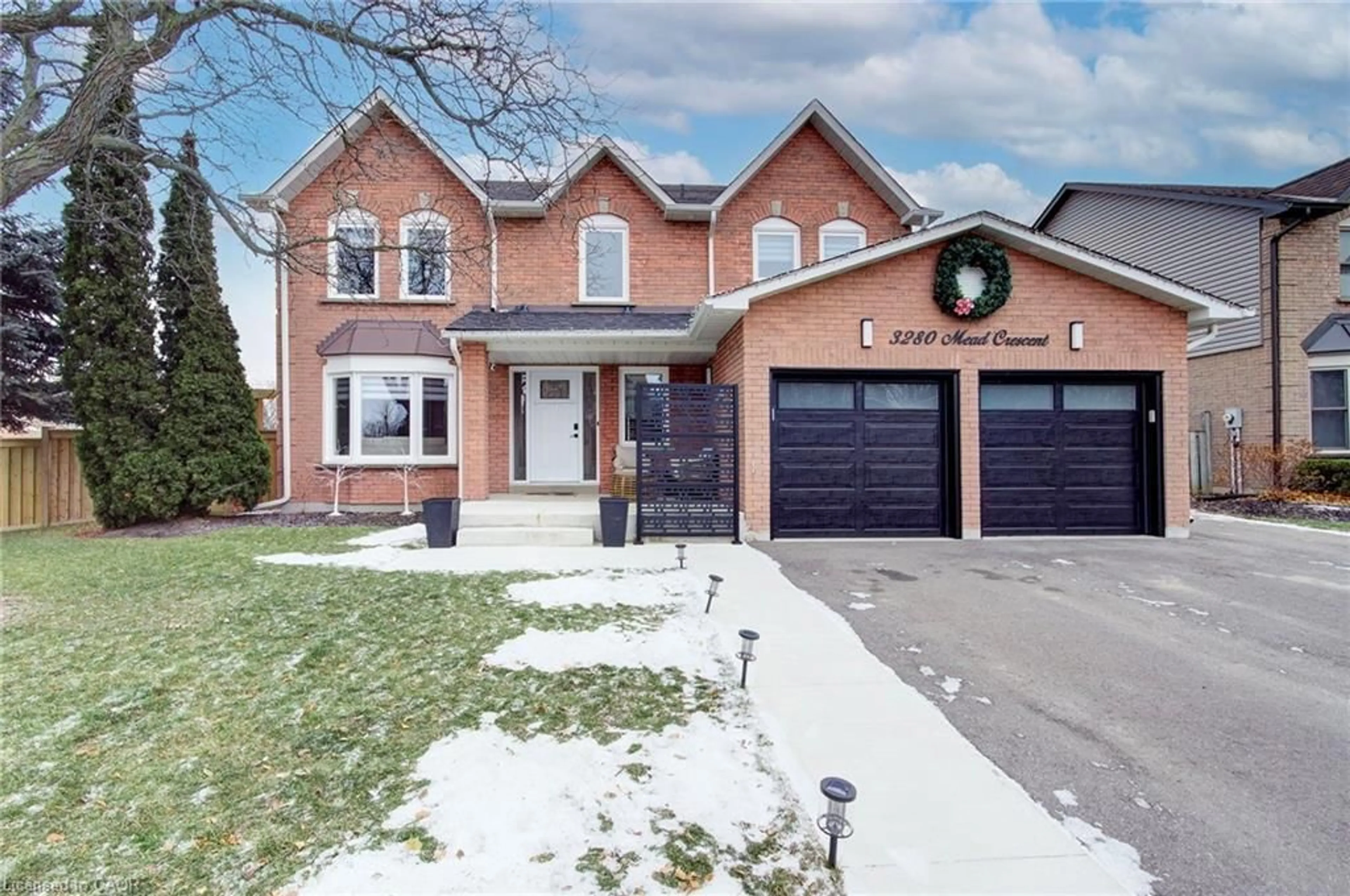 Home with brick exterior material, street for 3280 Mead Cres, Burlington Ontario L7M 3M2