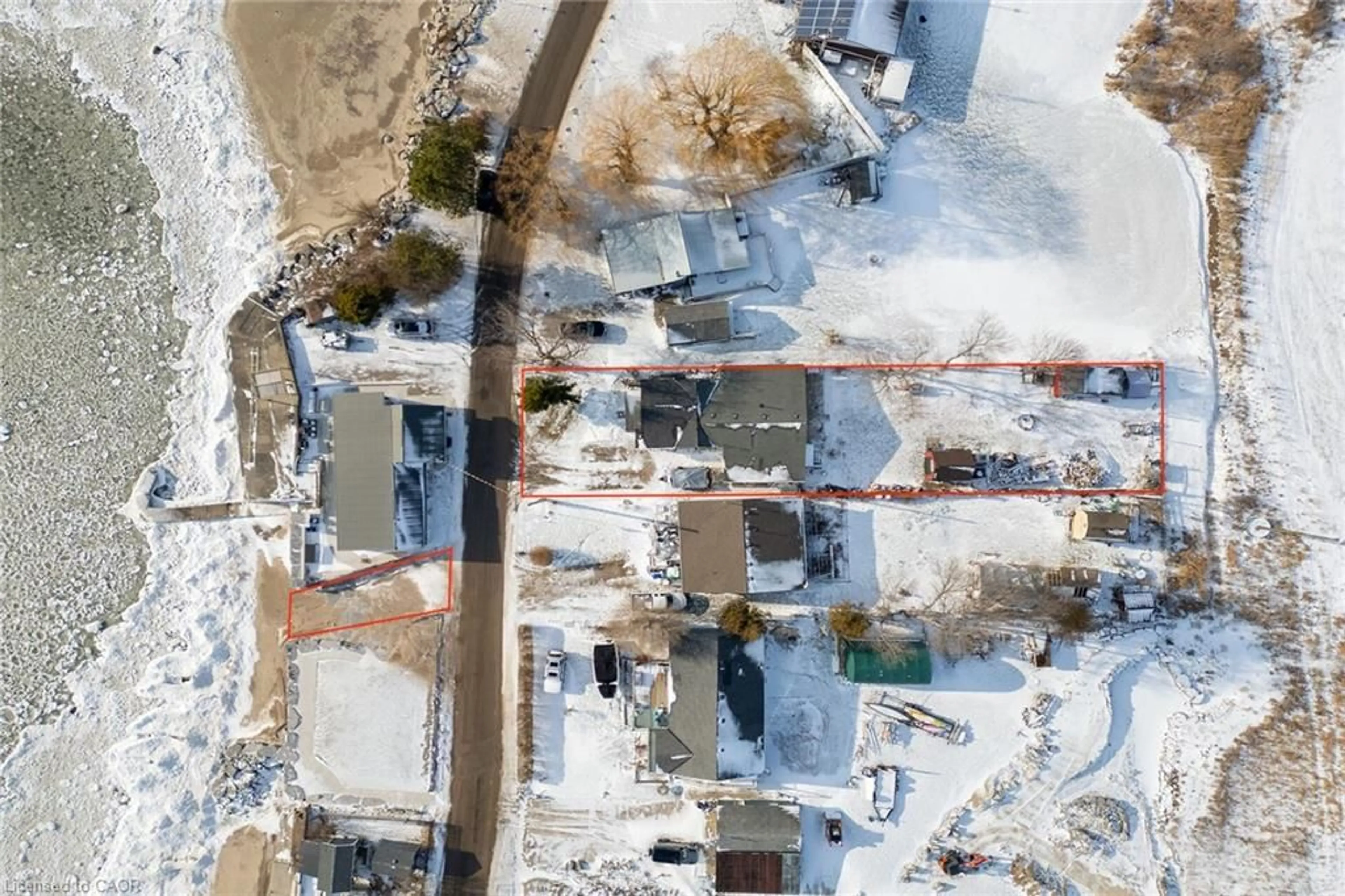 A pic from outside/outdoor area/front of a property/back of a property/a pic from drone, street for 1457 Lakeshore Rd, Selkirk Ontario N0A 1P0