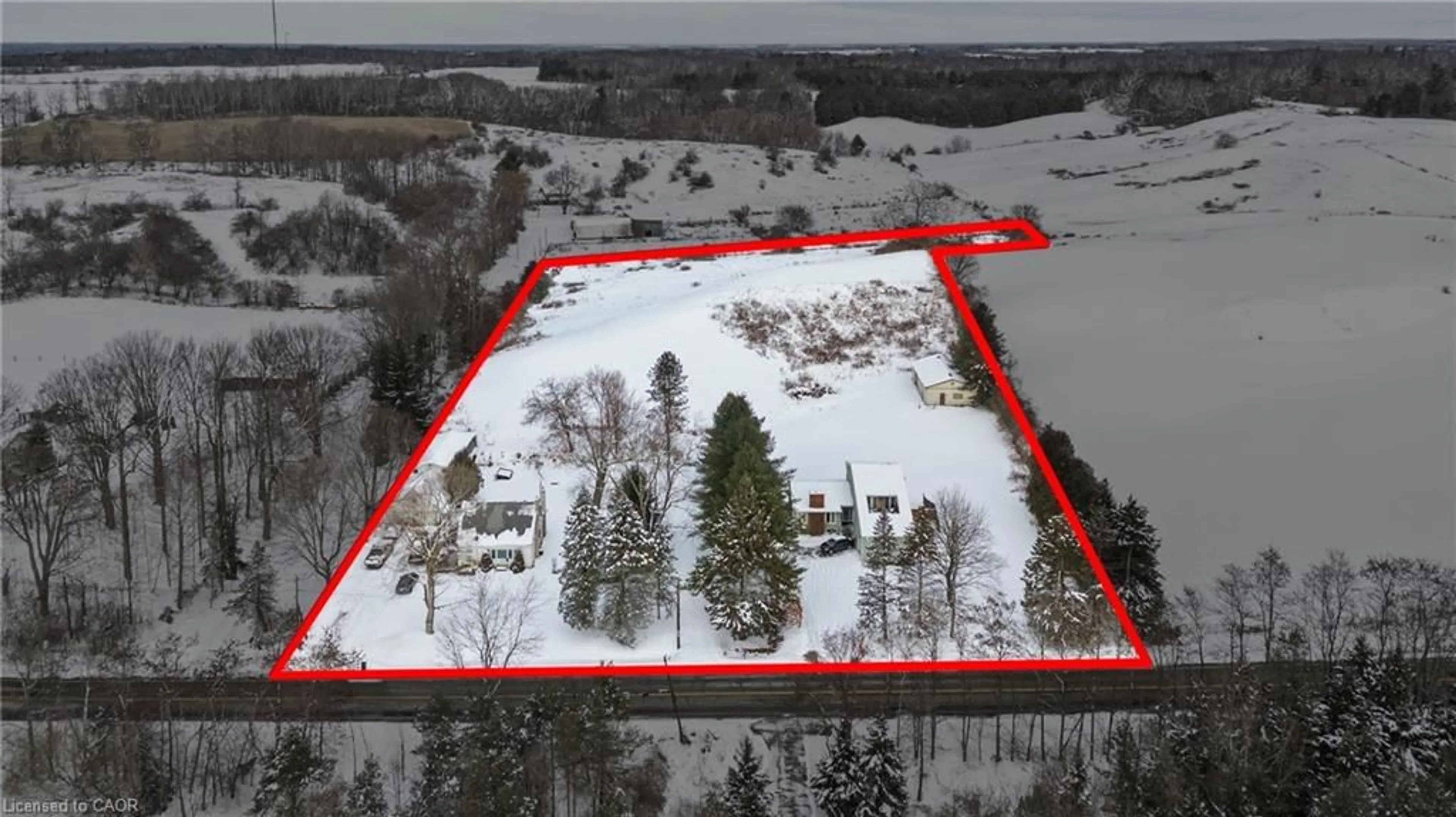 A pic from outside/outdoor area/front of a property/back of a property/a pic from drone, water/lake/river/ocean view for 867 Jerseyville Rd, Ancaster Ontario L0R 1R0