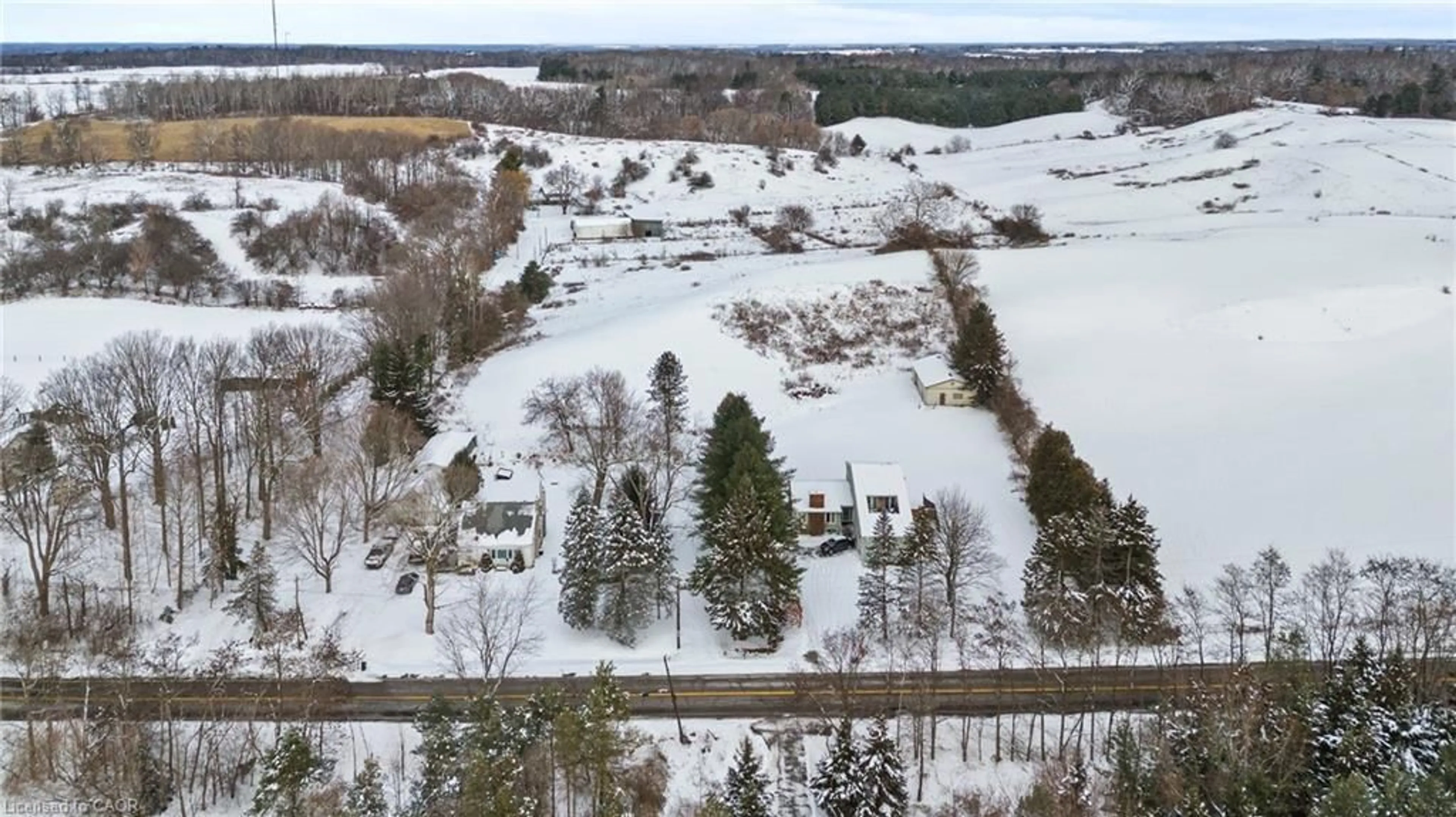 A pic from outside/outdoor area/front of a property/back of a property/a pic from drone, water/lake/river/ocean view for 867 Jerseyville Rd, Ancaster Ontario L0R 1R0